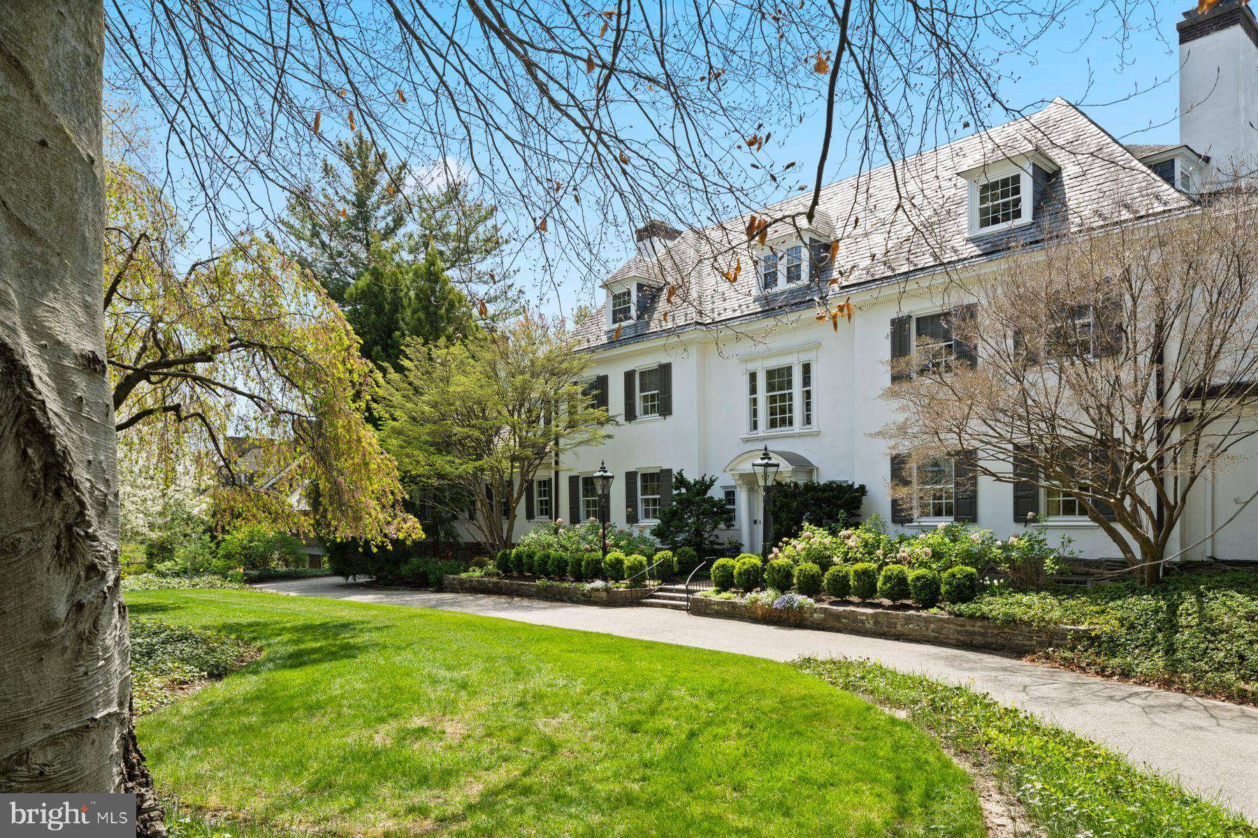 Philadelphia, PA 19118,8212 SAINT MARTINS LN