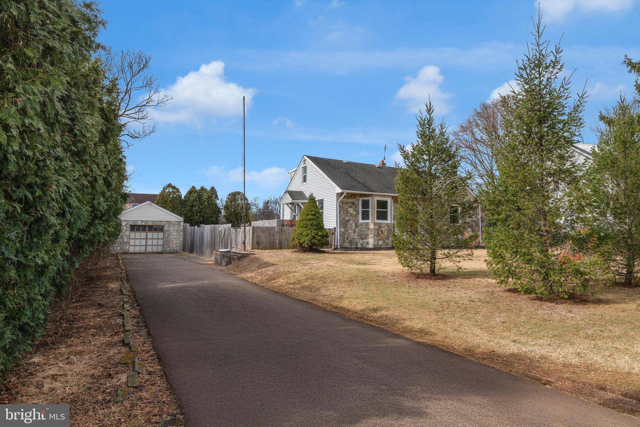 Lawrence Township, NJ 08648,75 REEDER AVE