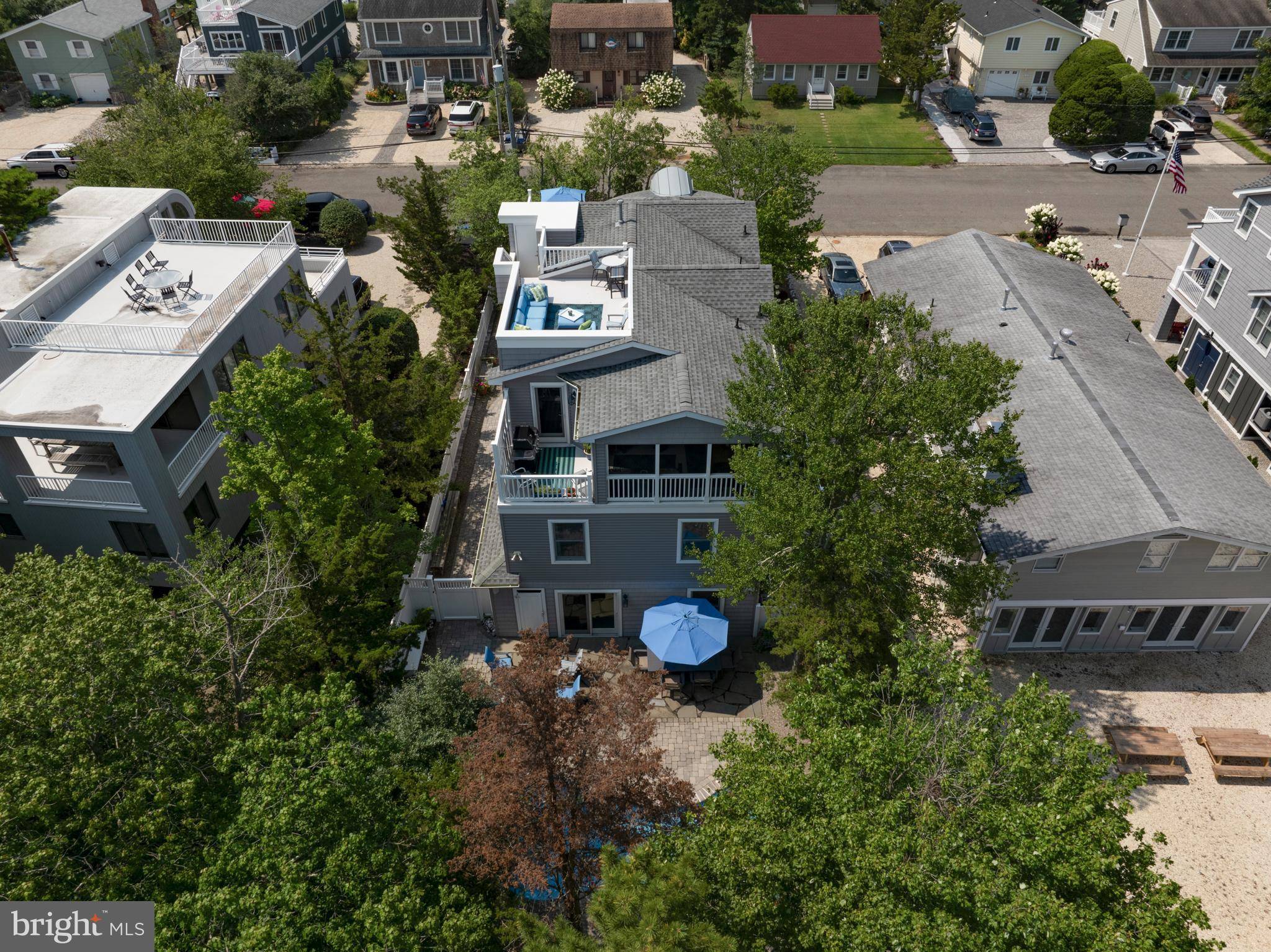 Barnegat Light, NJ 08006,11 W 22ND ST