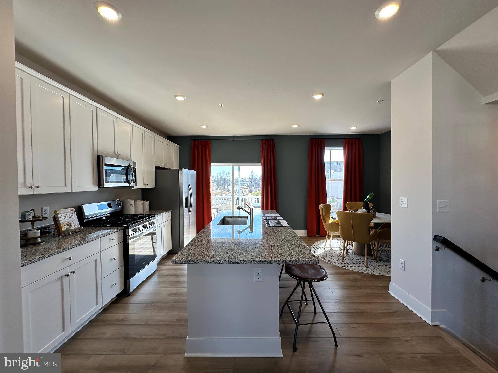 White Plains, MD 20695,11022 BARNARD PL