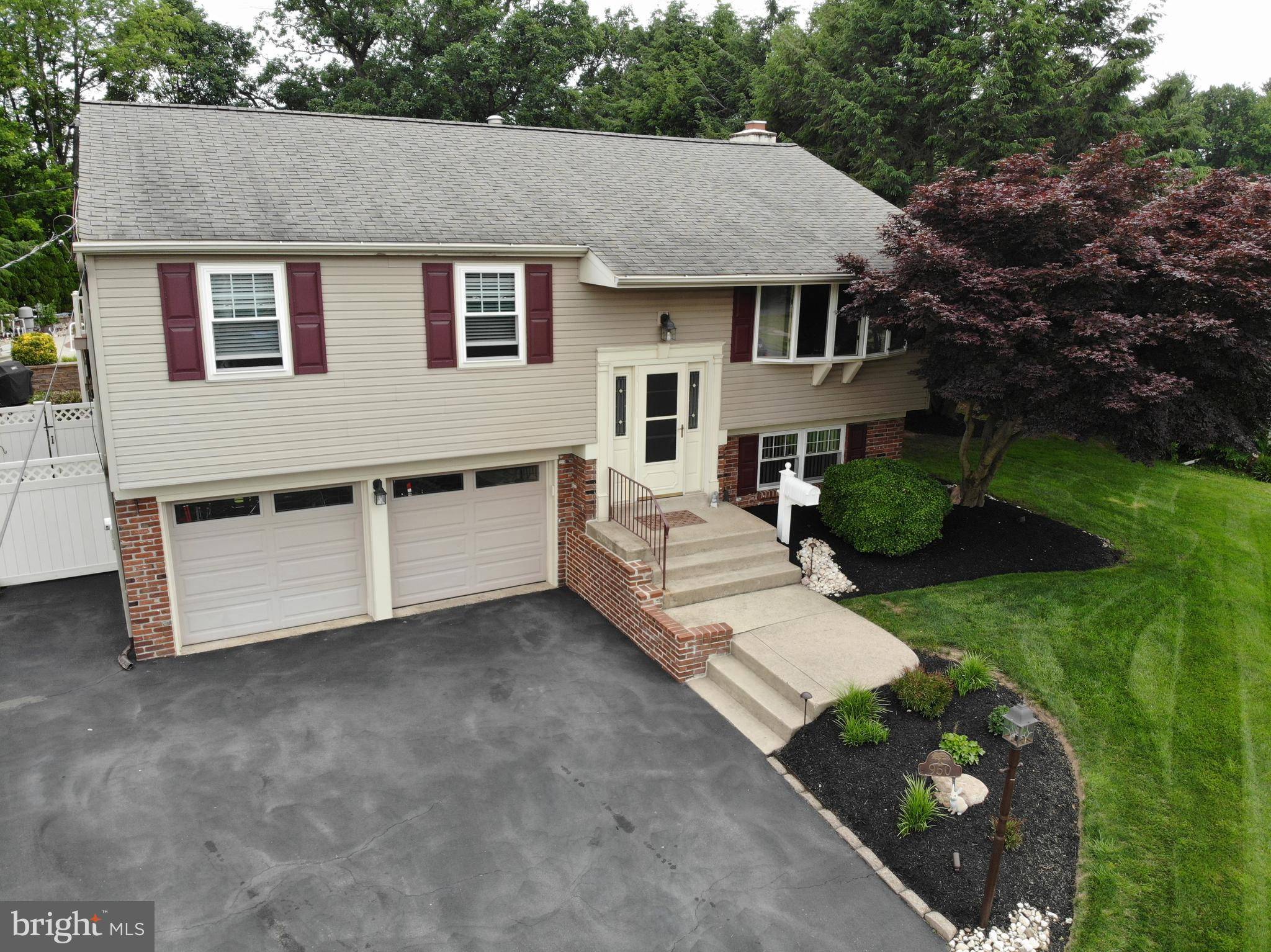 Warminster, PA 18974,950 DECKER LN