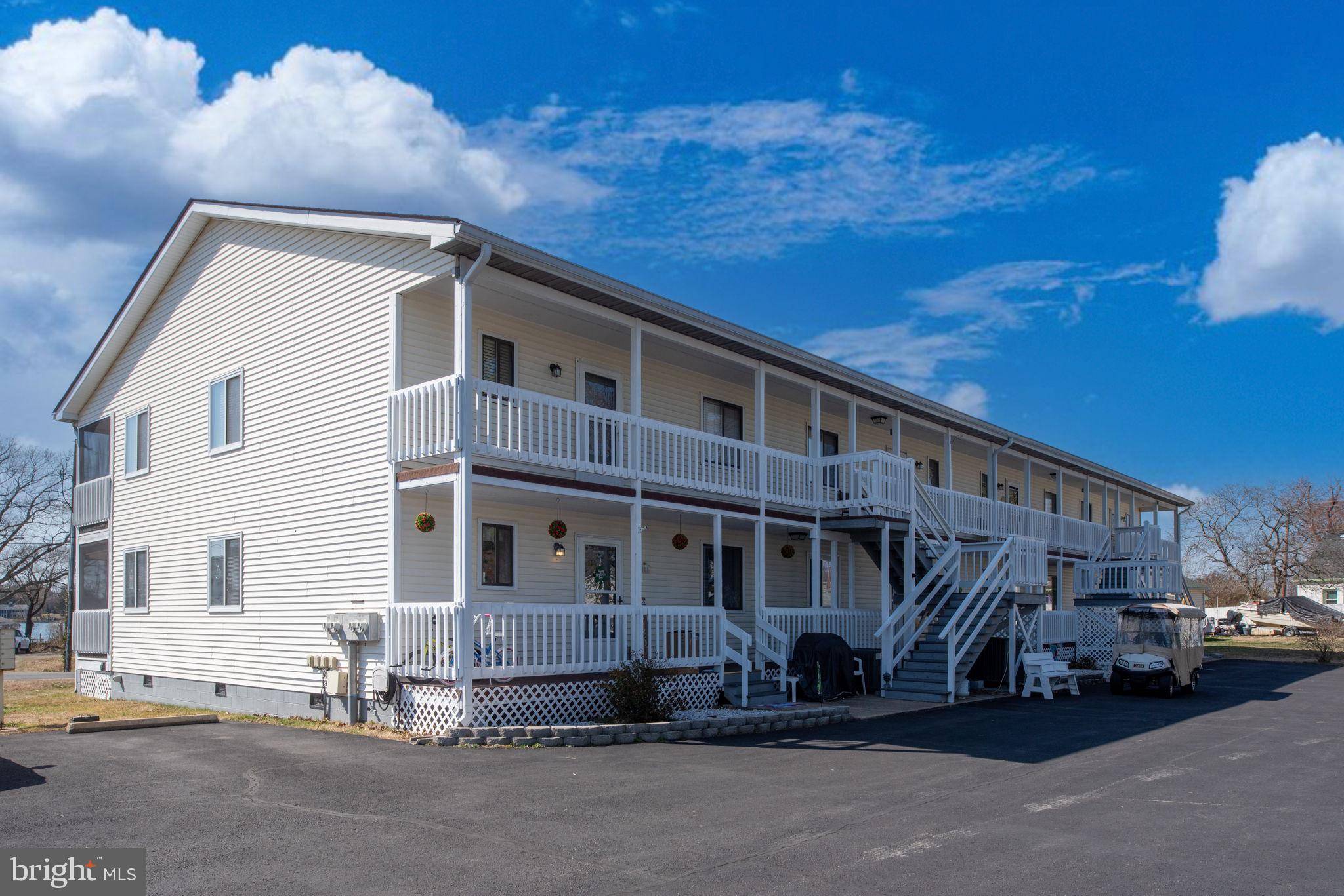 Colonial Beach, VA 22443,216 MONROE BAY AVE #102