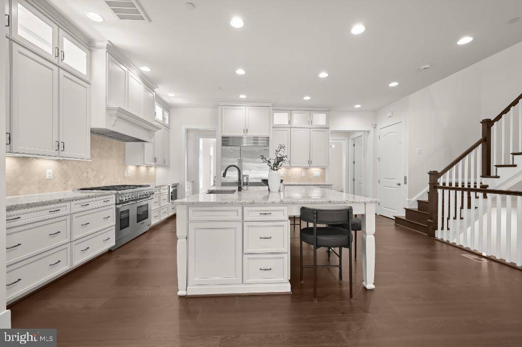 Potomac, MD 20854,131 BYTHAM RIDGE LN