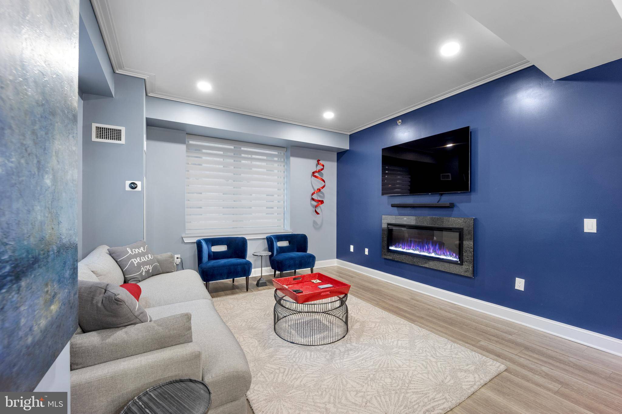 Philadelphia, PA 19102,1425 LOCUST ST #3C