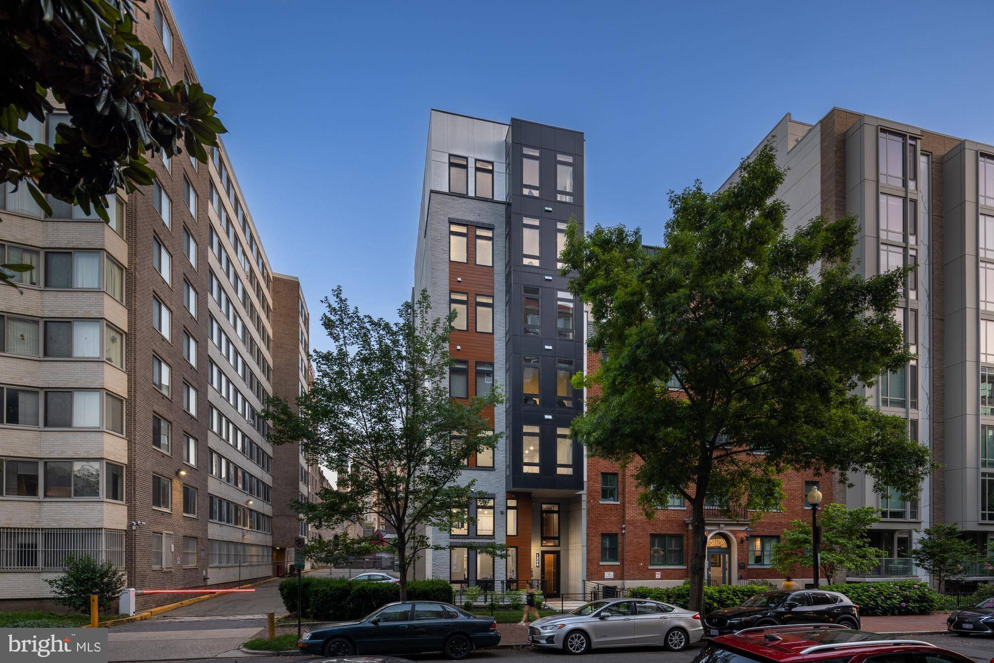 Washington, DC 20005,1208 M ST NW #61