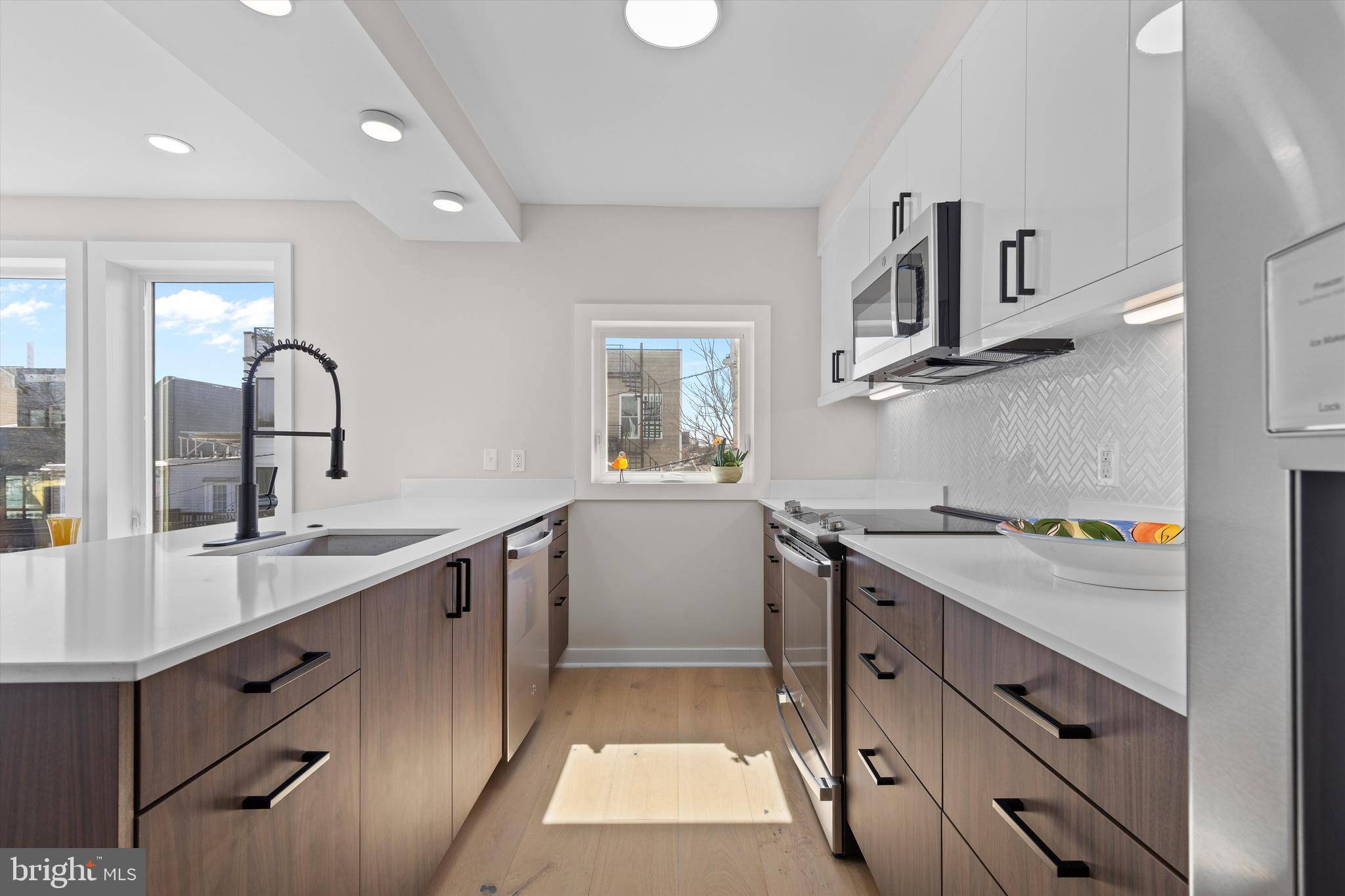 Washington, DC 20002,919 12TH ST NE #304