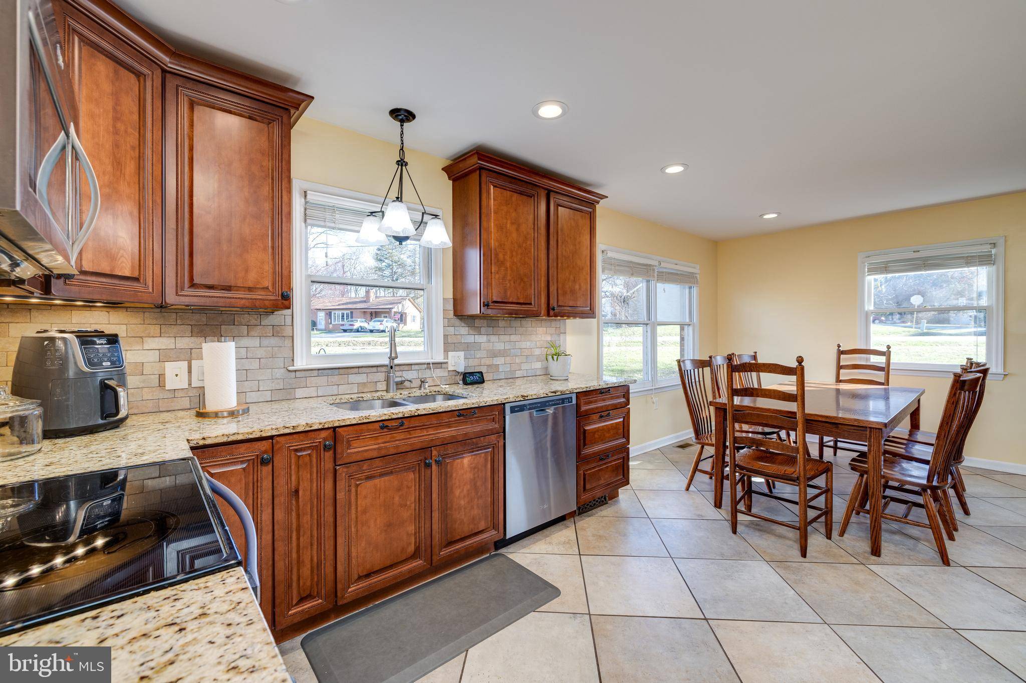 Luray, VA 22835,943 OLD FARMS RD