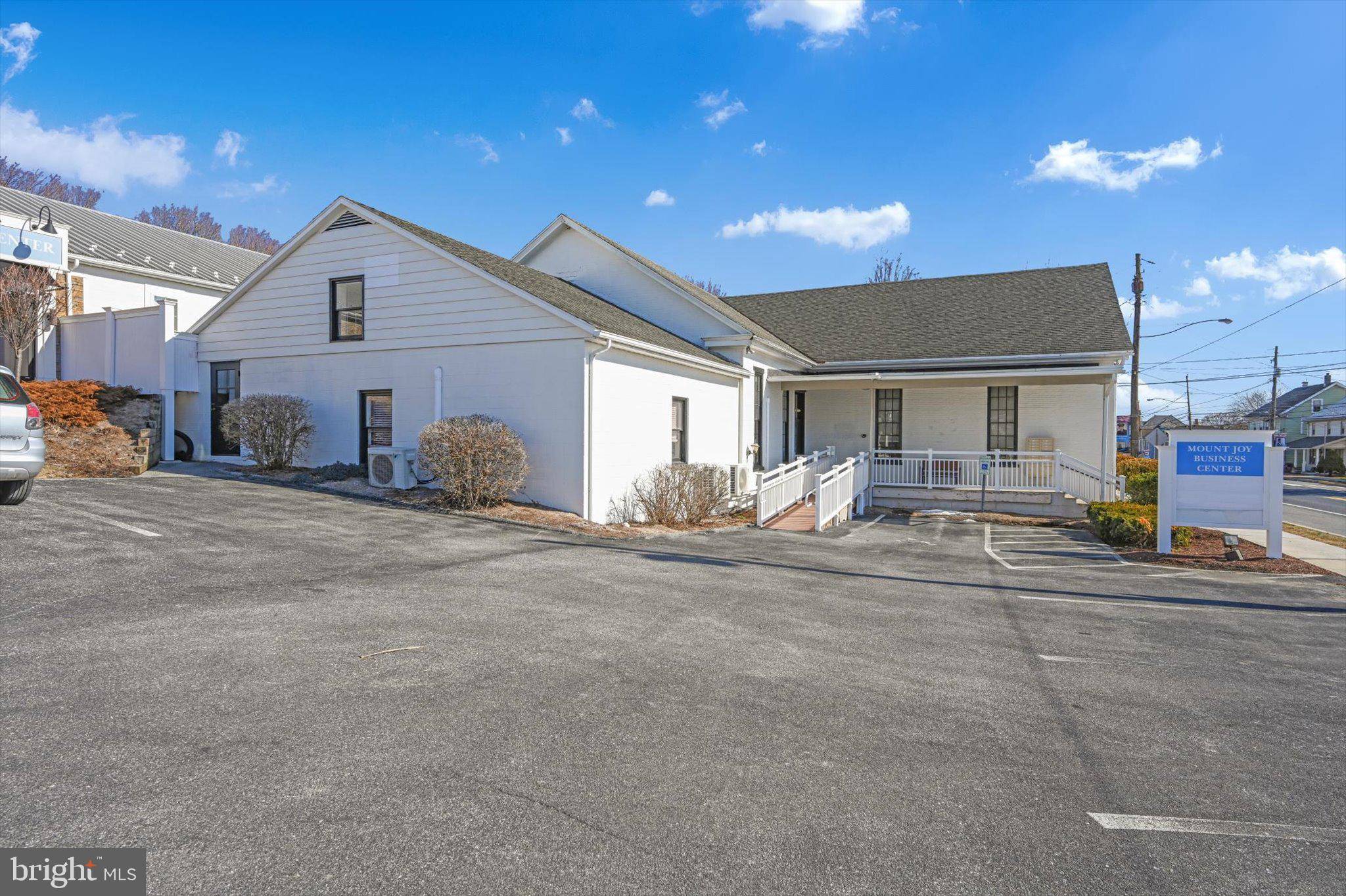 Mount Joy, PA 17552,955 W MAIN ST #3