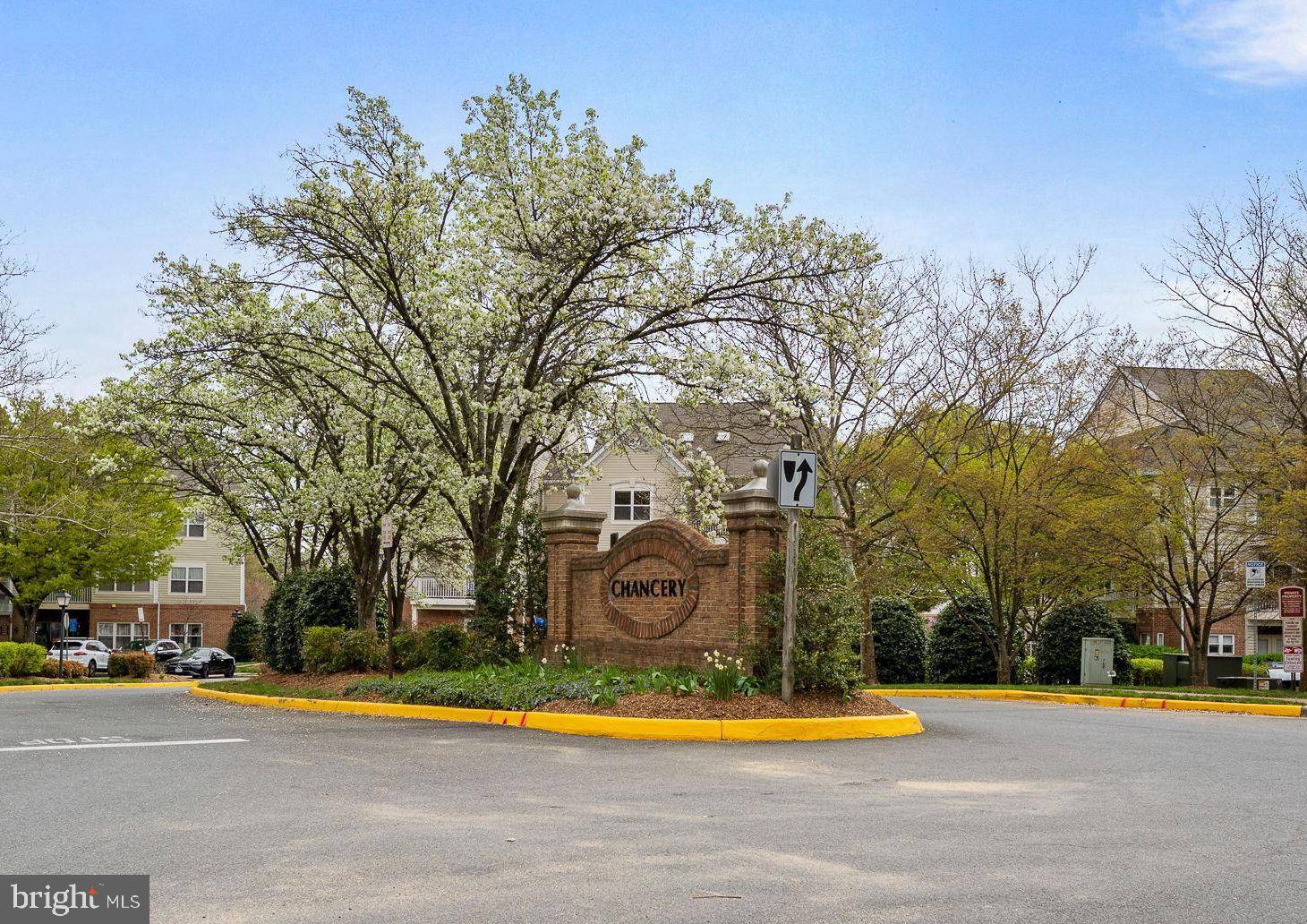 Alexandria, VA 22315,6553 GRANGE LN #403