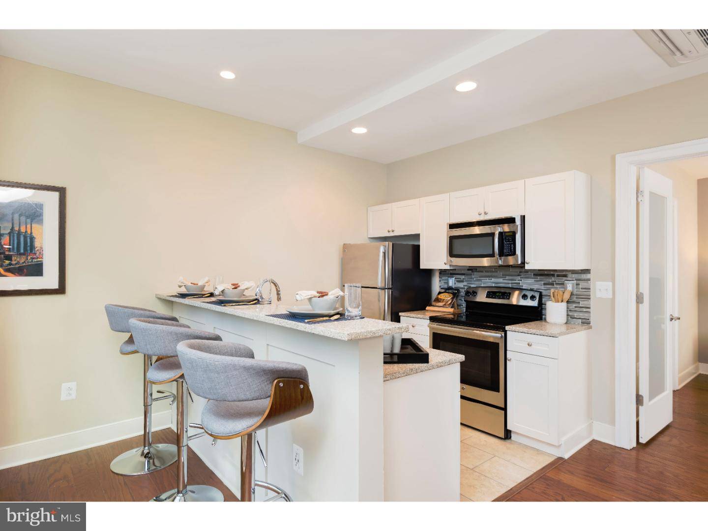 Philadelphia, PA 19103,1900-20 ARCH ST #221