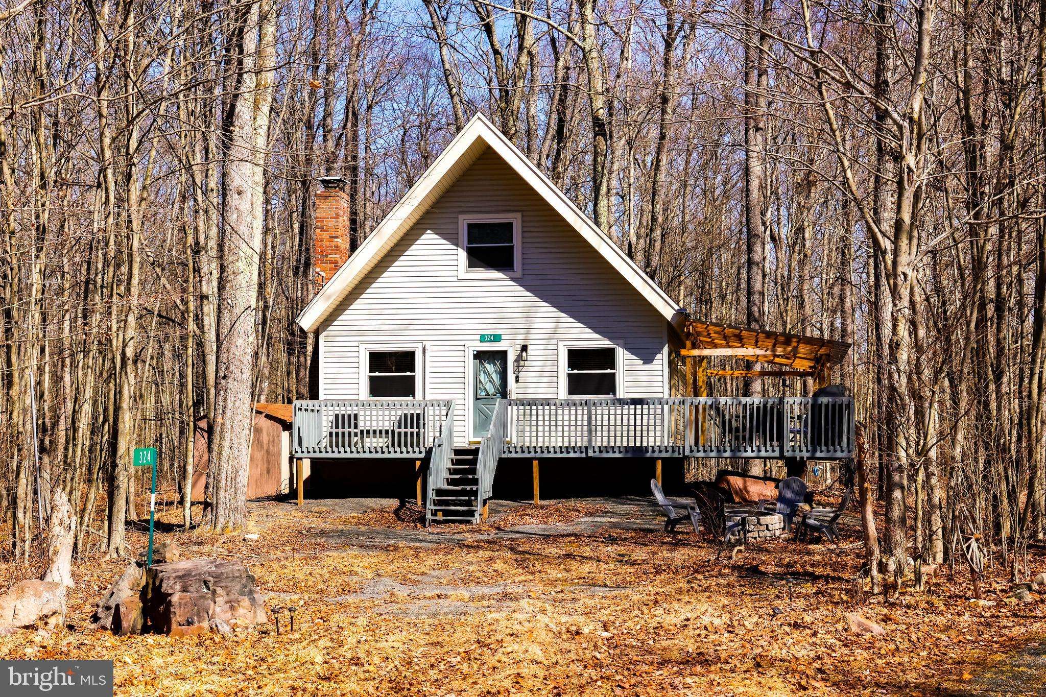 Pocono Lake, PA 18347,324 STROUD CT
