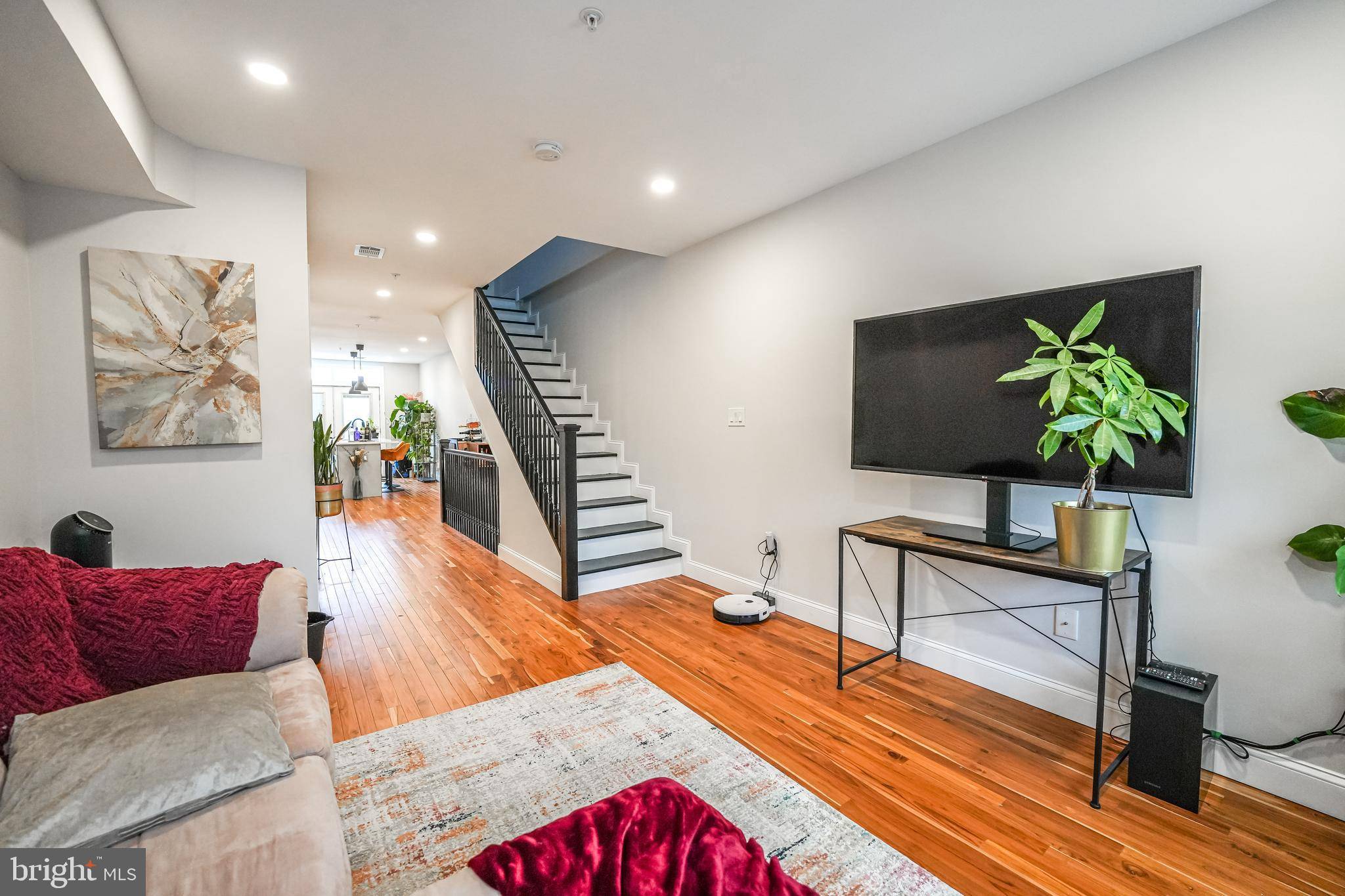 Washington, DC 20002,731 18TH ST NE #2