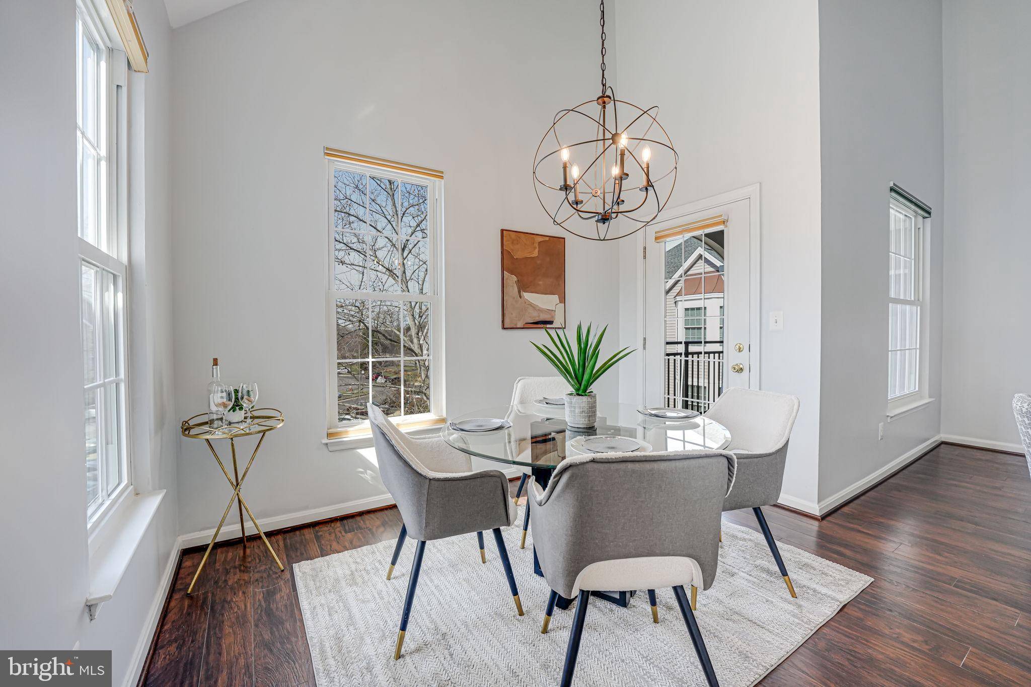 Sterling, VA 20165,46604 ELLICOTT SQ #301