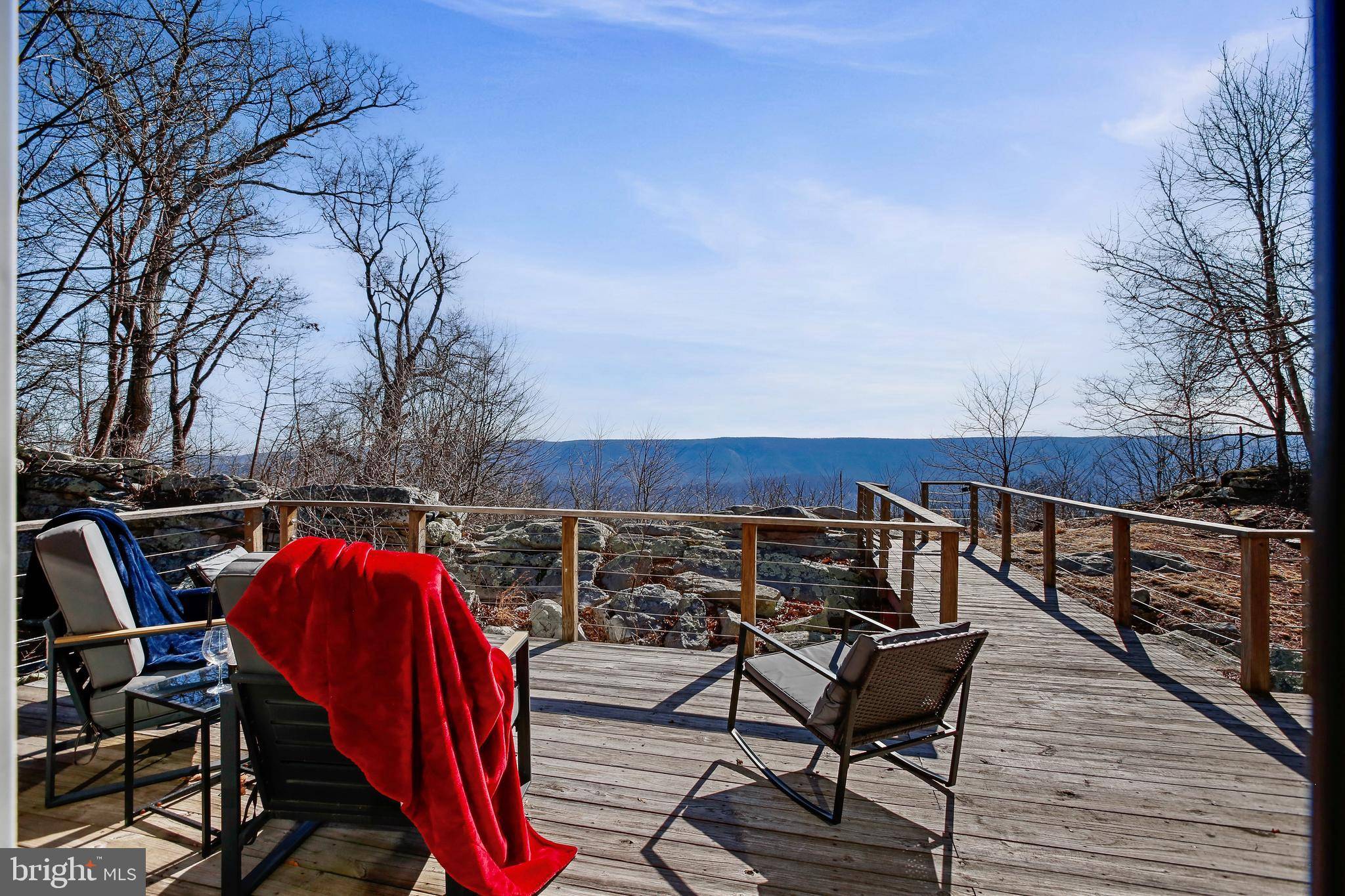 Great Cacapon, WV 25422,324 JUSTIN LN