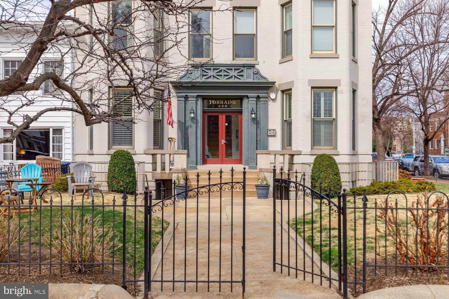Washington, DC 20003,424 EAST CAPITOL ST NE #2