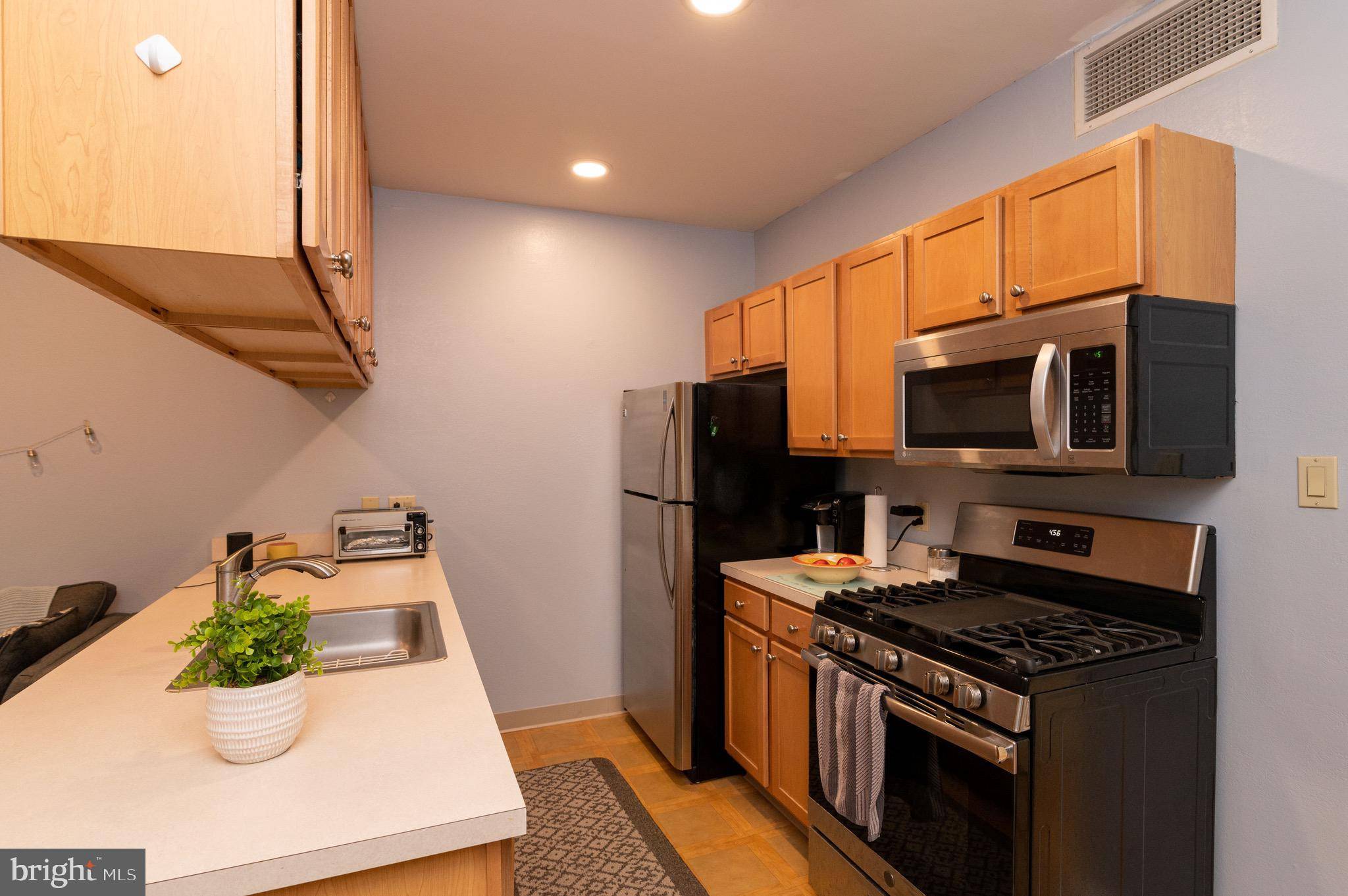 Philadelphia, PA 19107,1100 VINE #1105