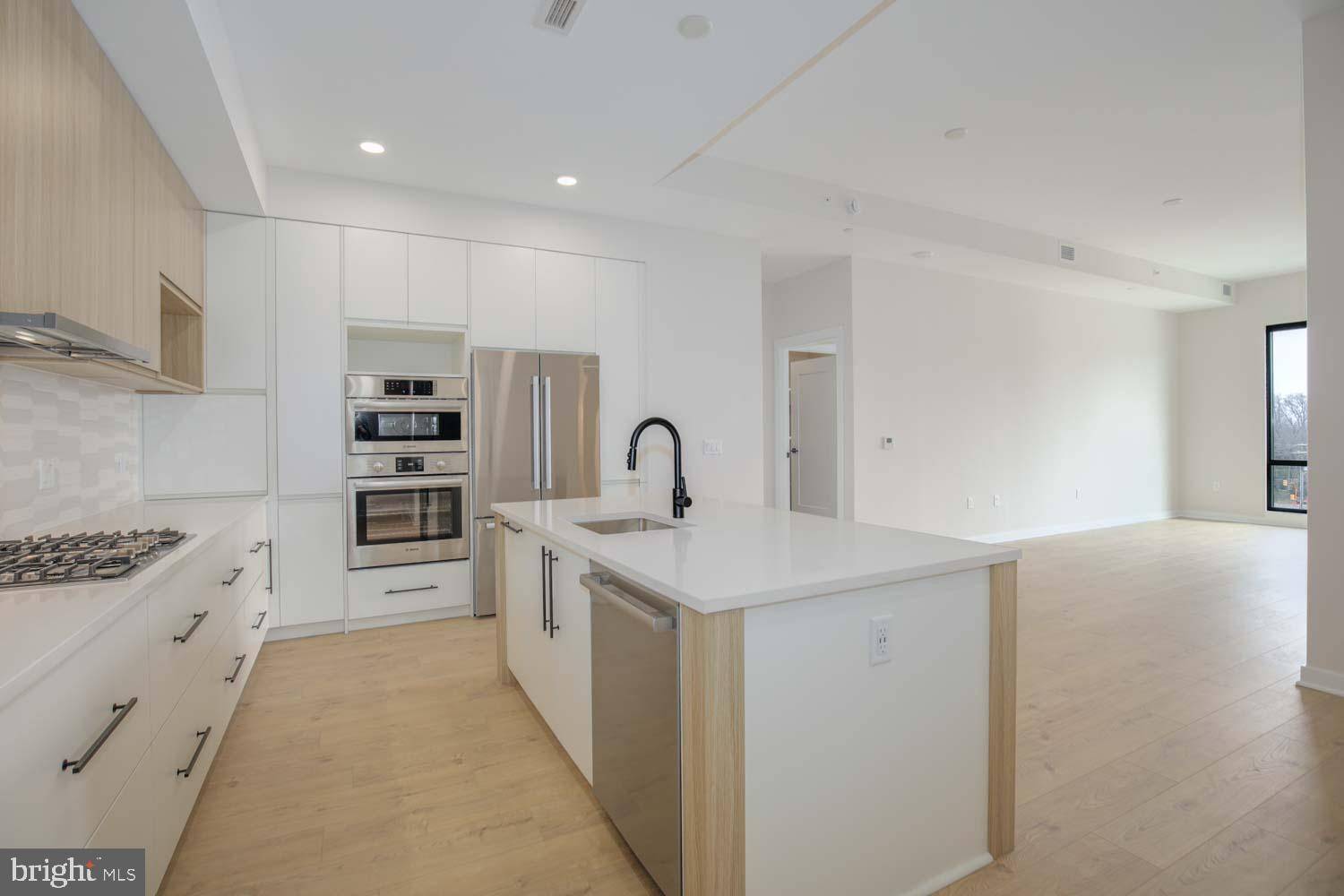 Falls Church, VA 22046,255 W. FALLS STATION BLVD #405