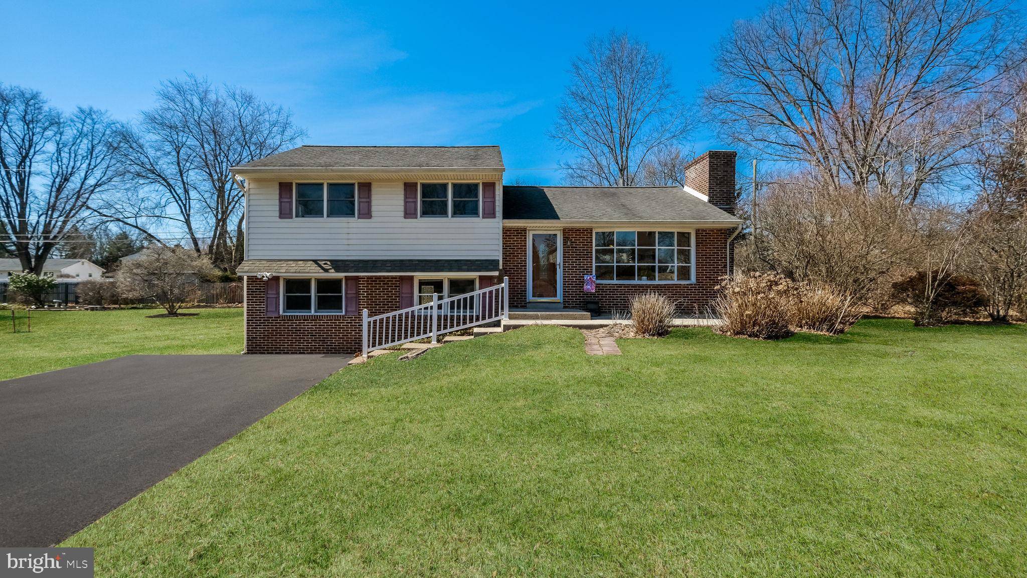 Chalfont, PA 18914,226 FORREST DR