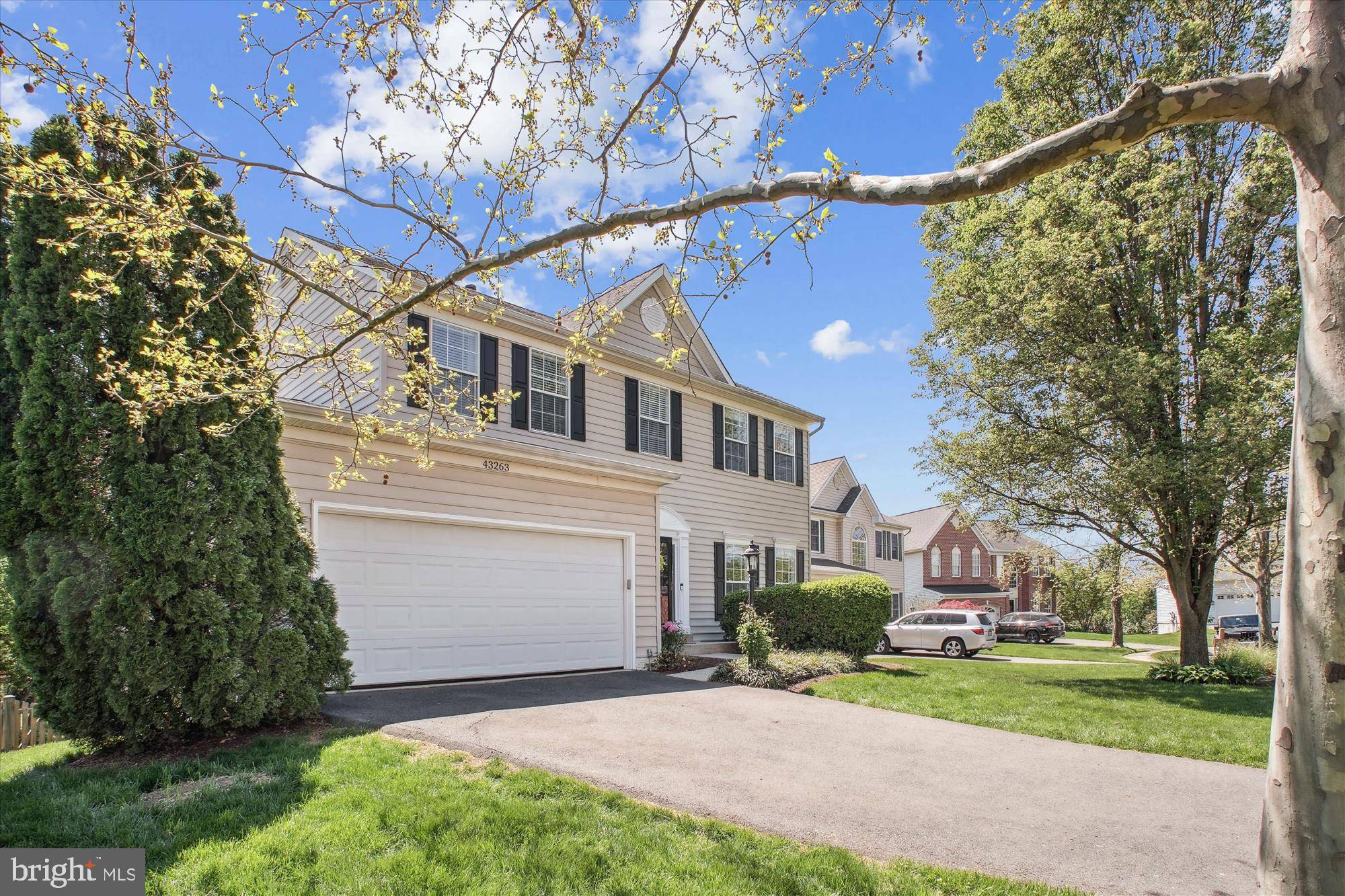 Ashburn, VA 20147,43263 STONEYGLEN CT