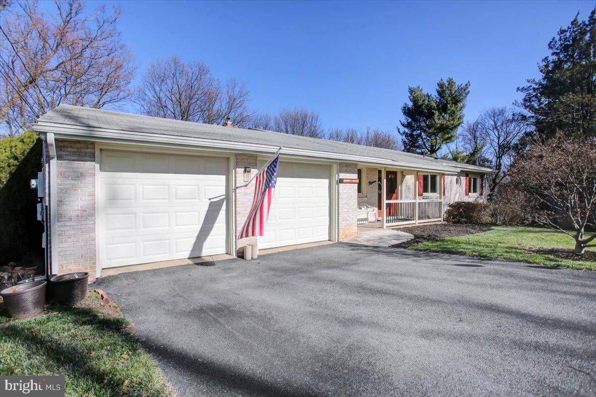 Mechanicsburg, PA 17055,15 BROADMOOR DR