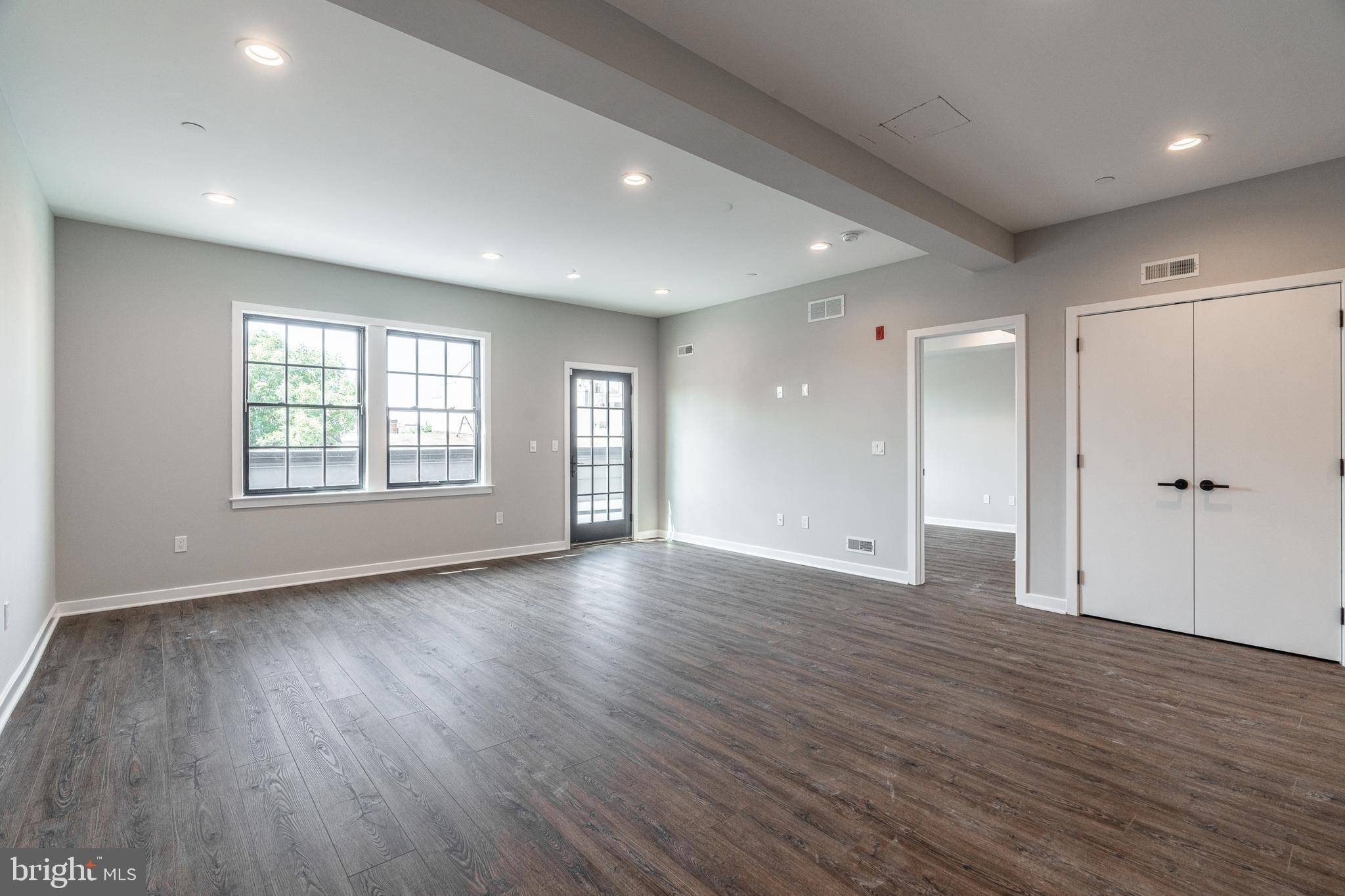 Philadelphia, PA 19146,2124 ELLSWORTH ST #2