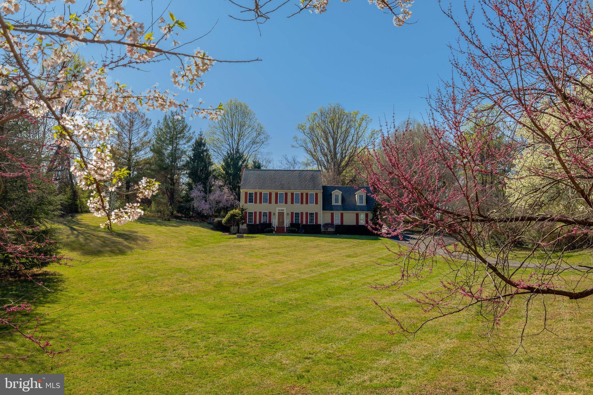 Great Falls, VA 22066,494 SAINT IVES RD