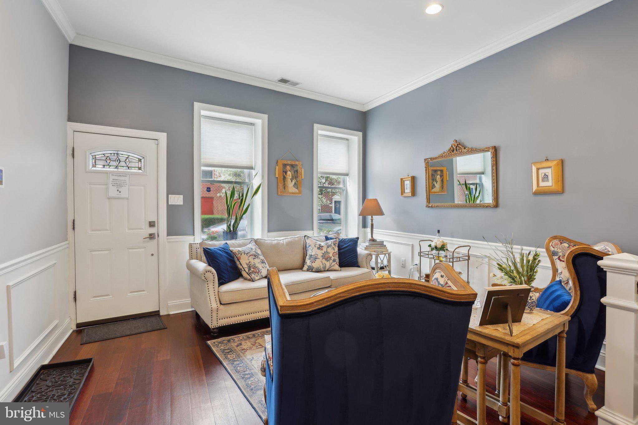 Philadelphia, PA 19147,945 S 3RD ST