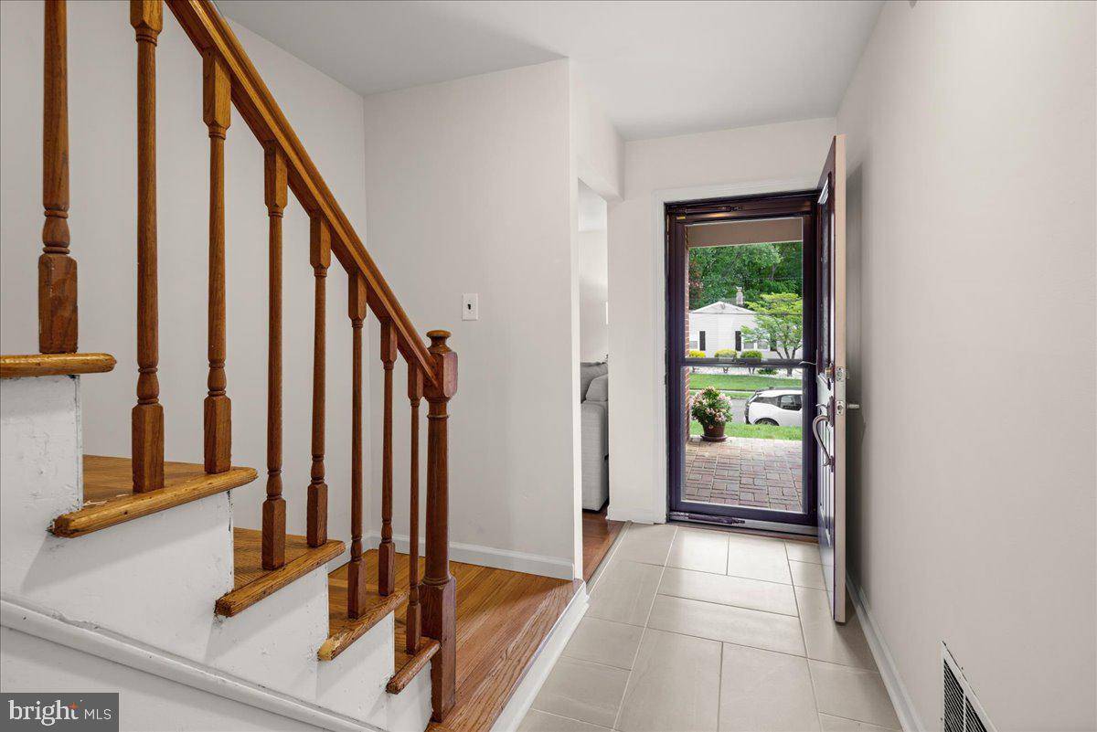 Hamilton, NJ 08690,25 WESLEYAN DR