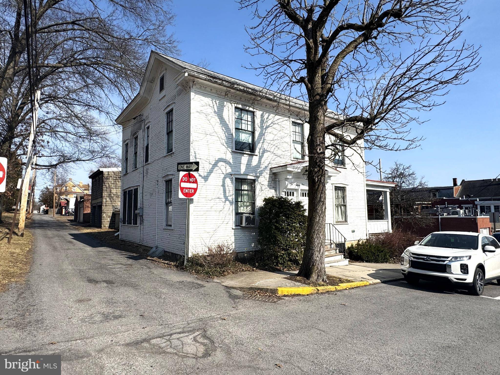 Lewistown, PA 17044,109 N MAIN ST