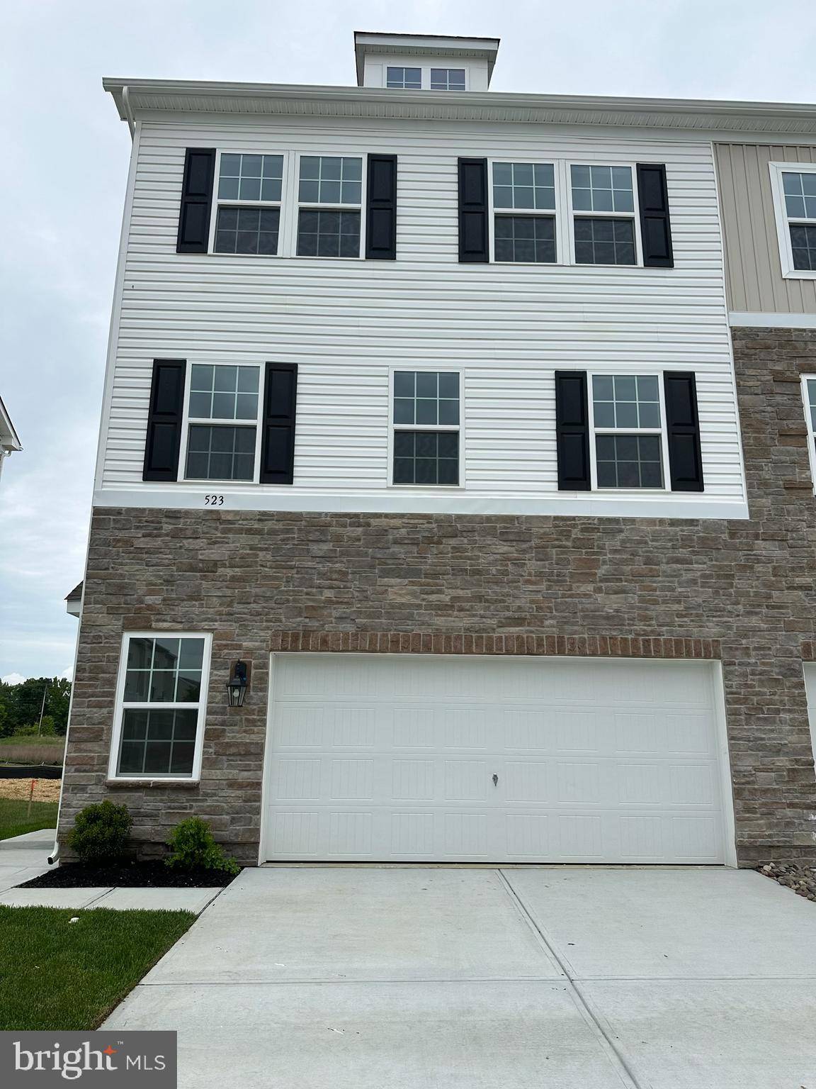 Glassboro, NJ 08028,523 N PALACE DR