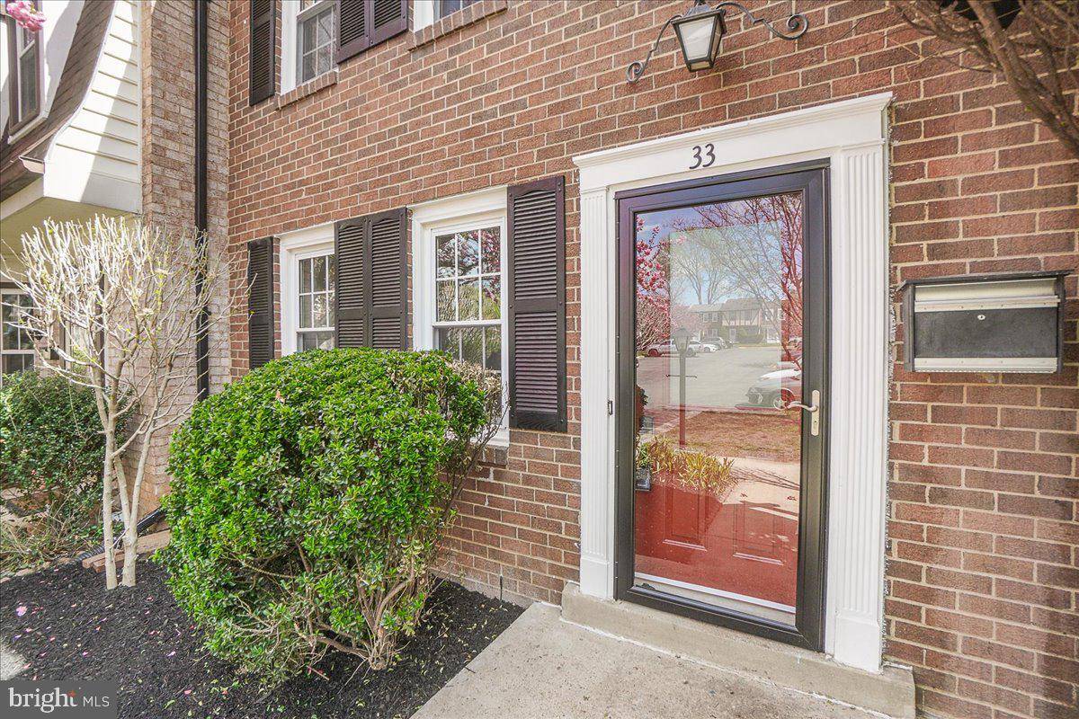 Gaithersburg, MD 20878,33 BIG ACRE SQ #20-8