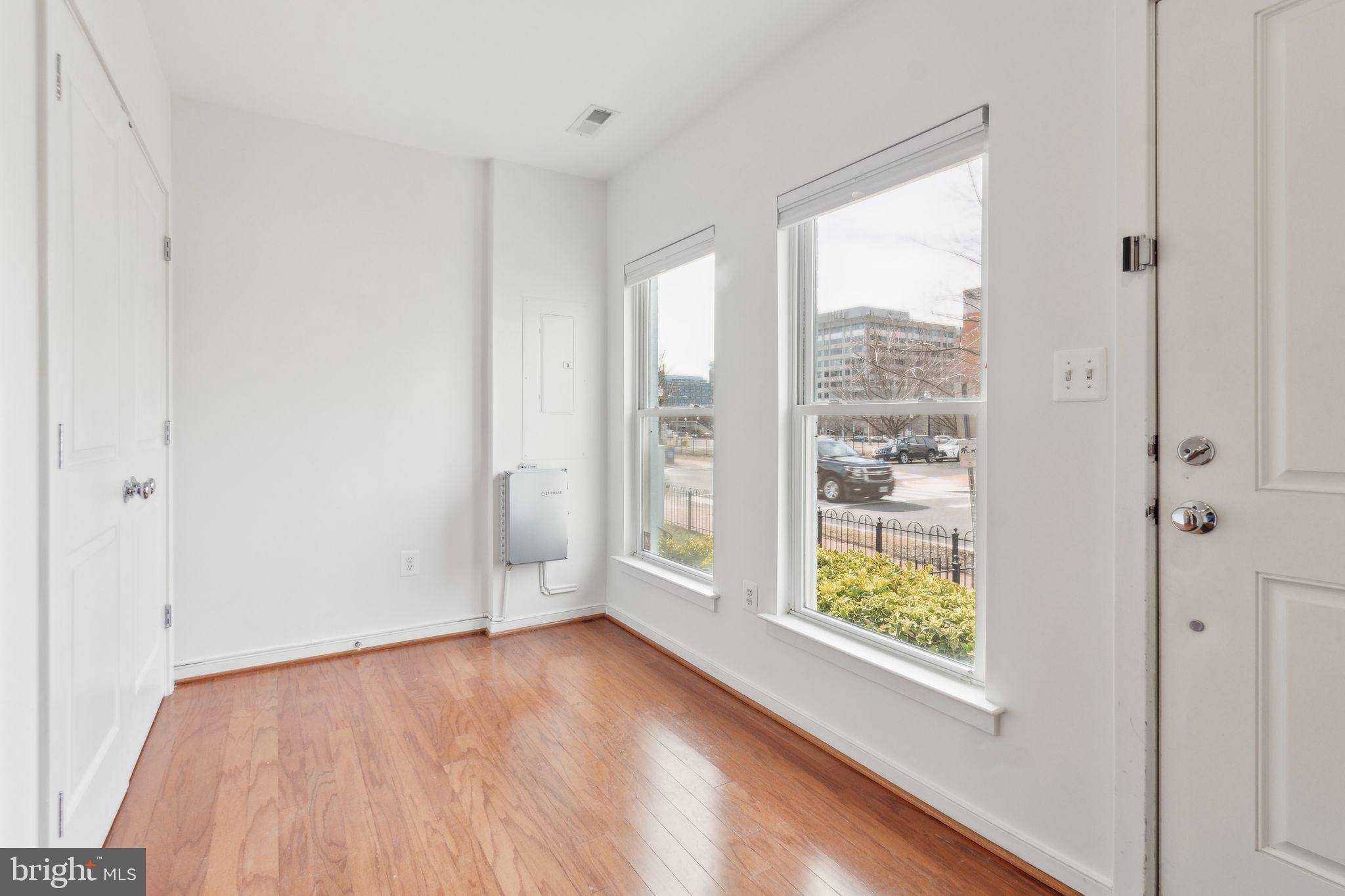 Washington, DC 20003,924 3RD ST SE