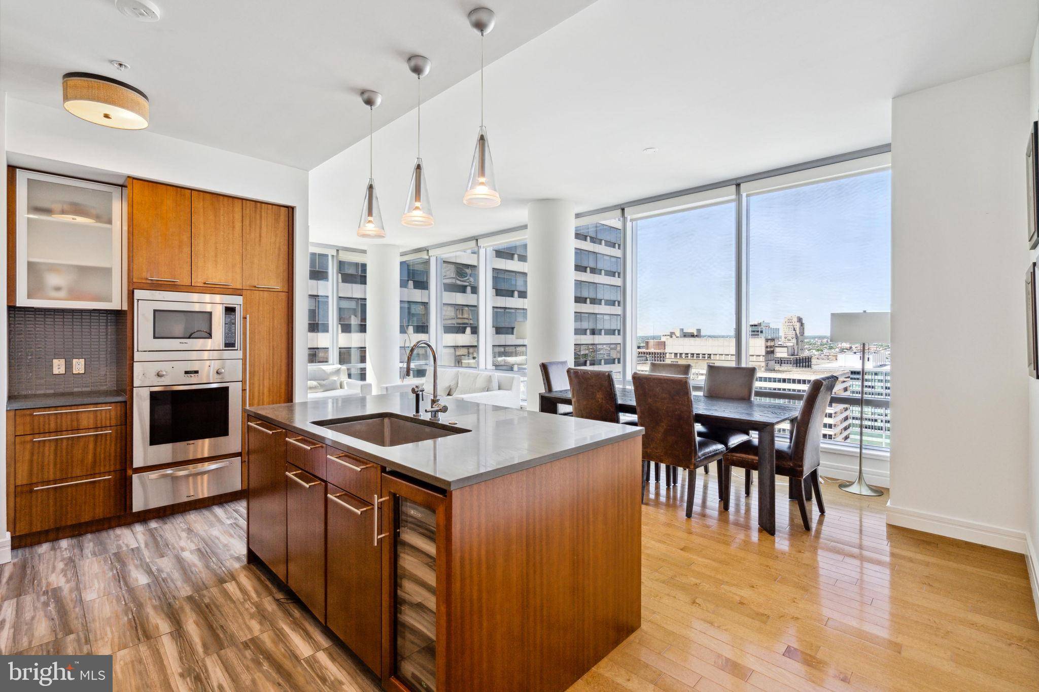 Philadelphia, PA 19102,1414 S PENN SQ #28F