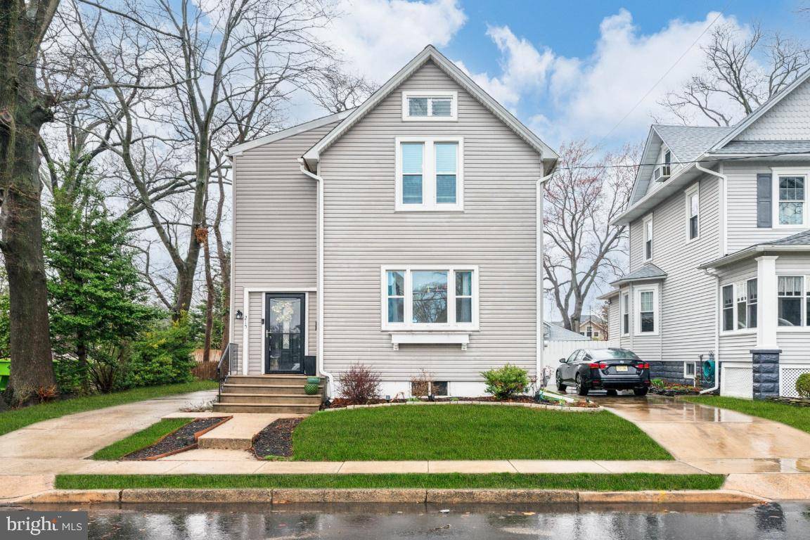 Audubon, NJ 08106,215 W PINE ST