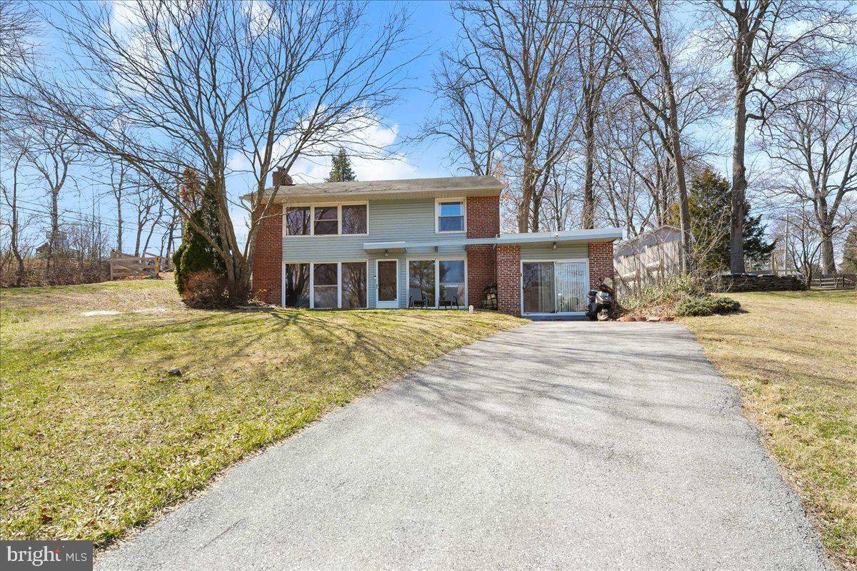 Media, PA 19063,700 MEADOWWOOD LN