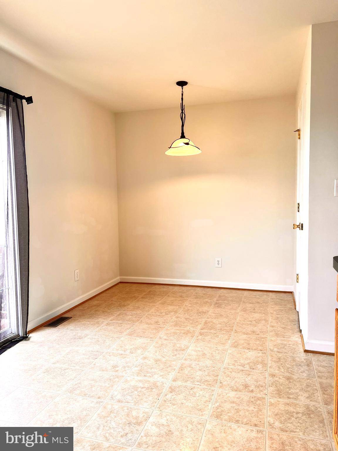 Martinsburg, WV 25405,1015 AZTEC DR