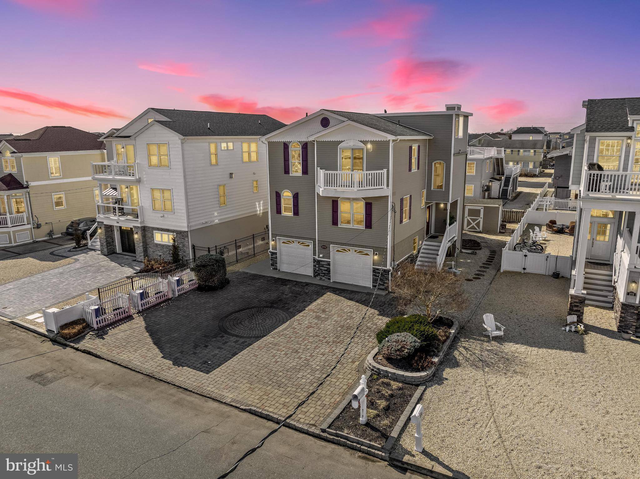 Surf City, NJ 08008,272 N 9TH ST