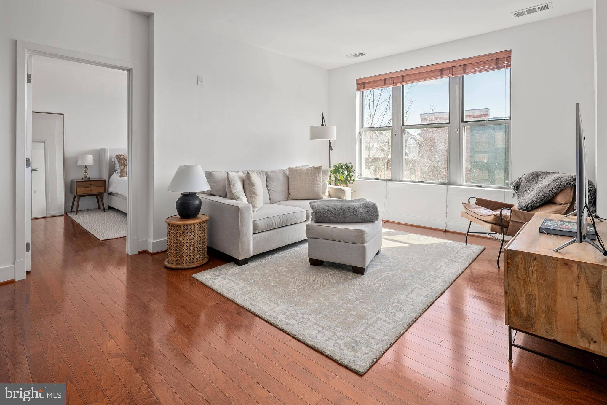 Arlington, VA 22201,1800 WILSON BLVD #318