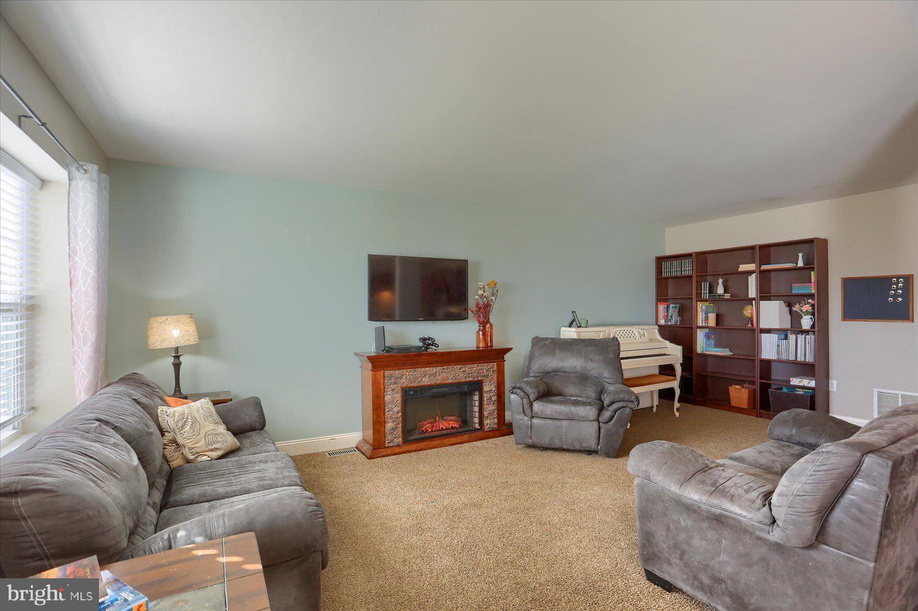Palmyra, PA 17078,44 HARVEST MILL LN