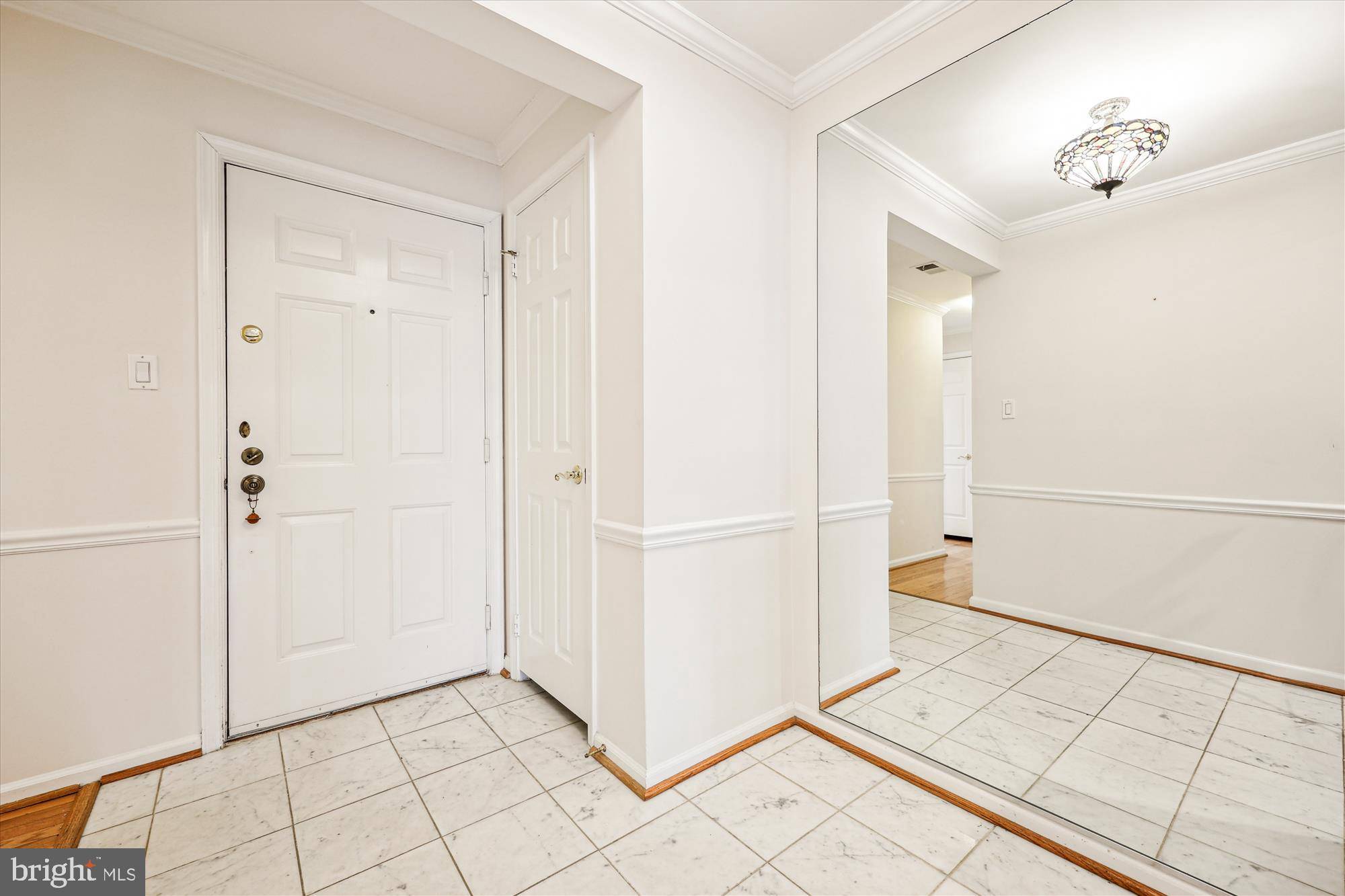 North Bethesda, MD 20852,5713 BREWER HOUSE #201