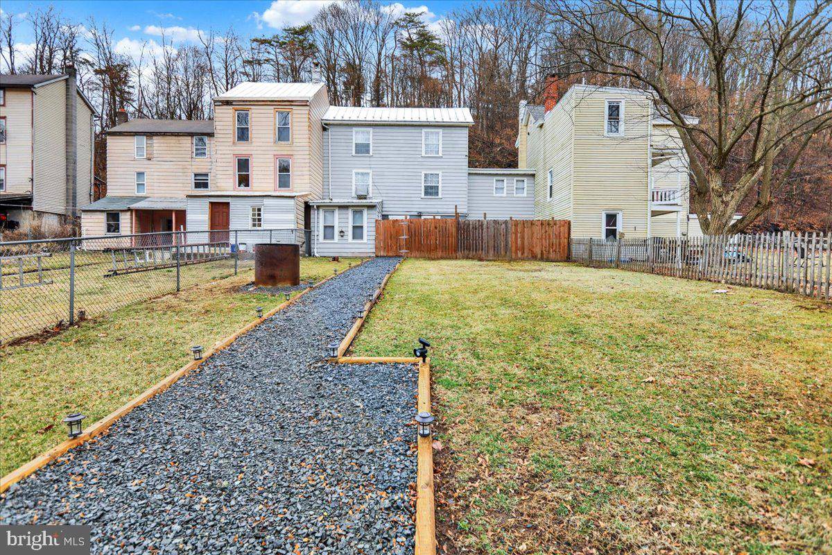 Port Clinton, PA 19549,139 CENTRE ST