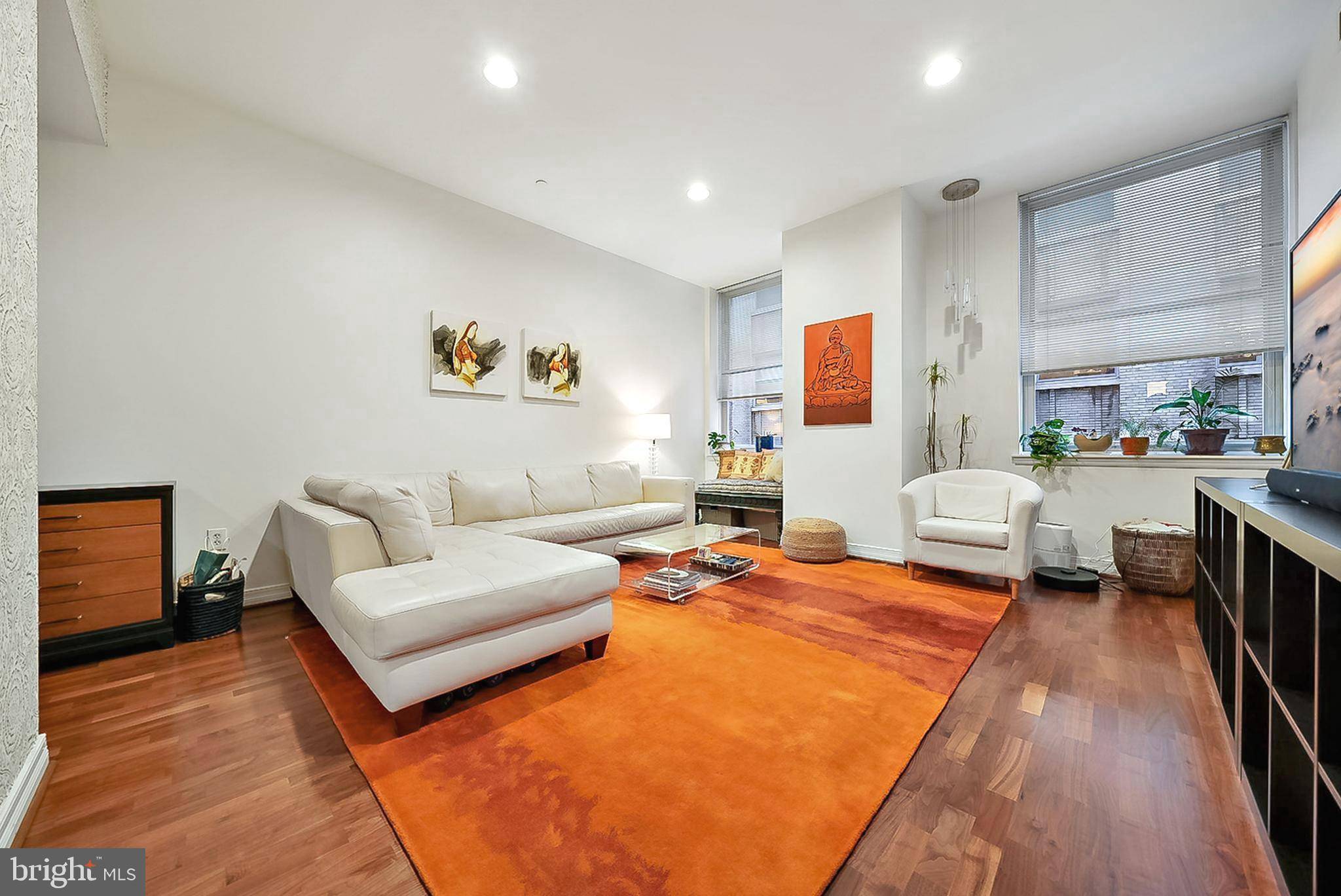Philadelphia, PA 19103,1600-18 ARCH ST #902