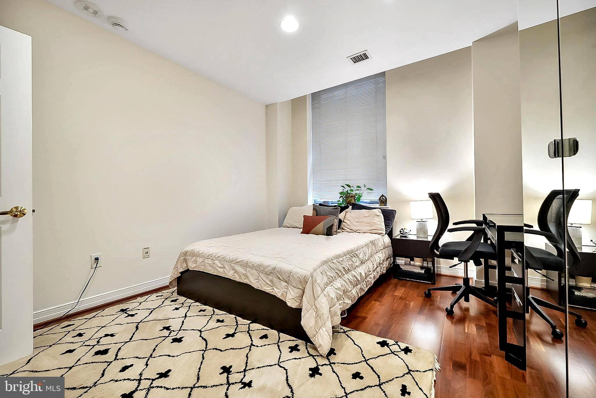 Philadelphia, PA 19103,1600-18 ARCH ST #902