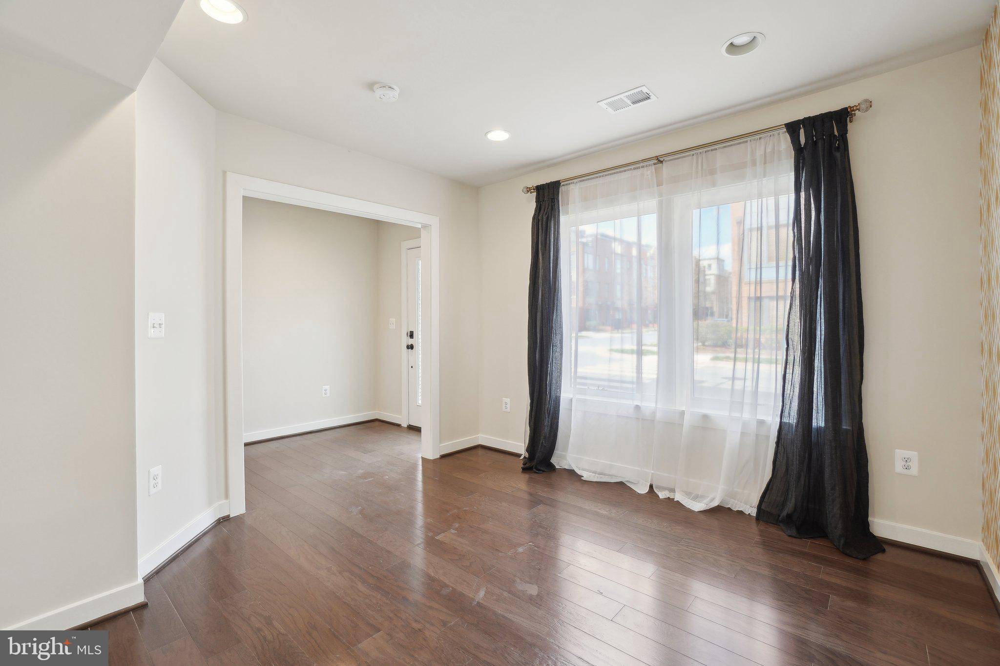 Rockville, MD 20855,8044 RED HOOK ST