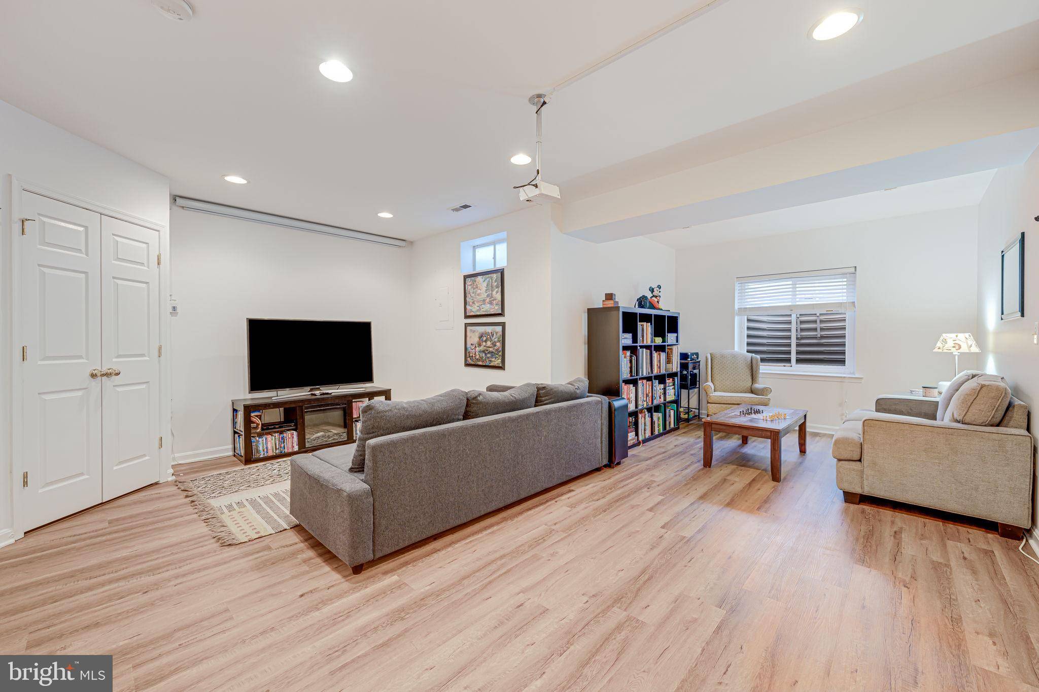Woodbridge, VA 22191,2530 OAK TREE LN