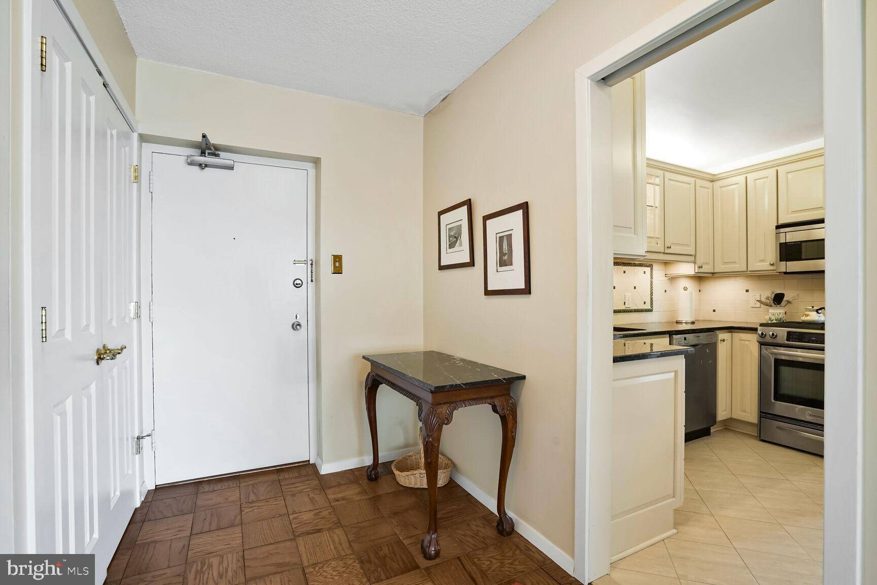 Chevy Chase, MD 20815,5500 FRIENDSHIP BLVD #1423N & 1424N