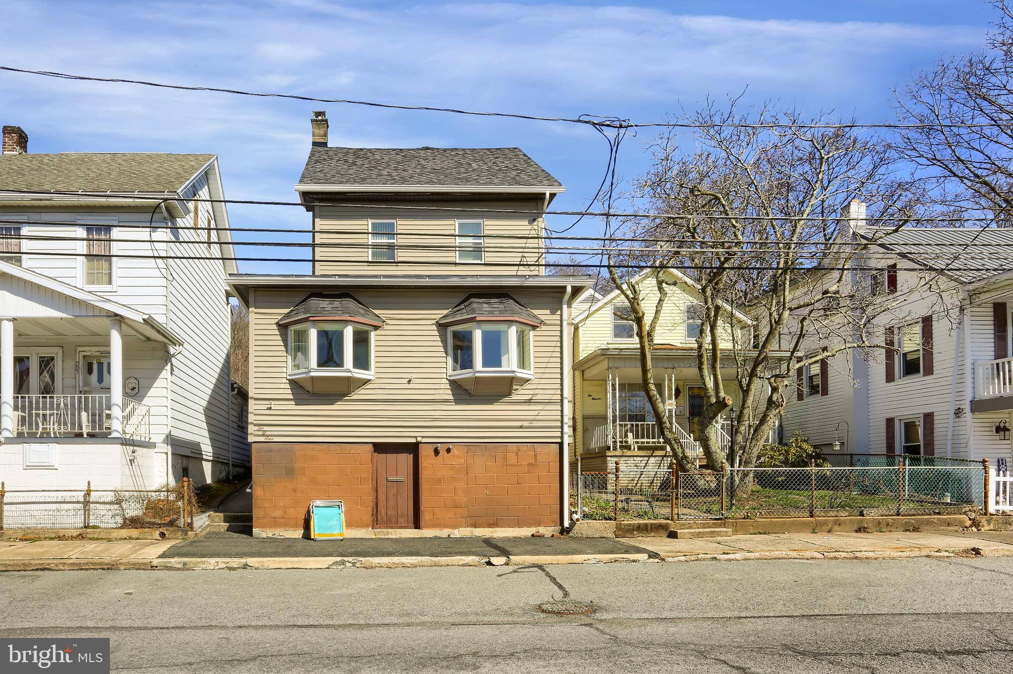 Williamstown, PA 17098,209 E BROAD ST