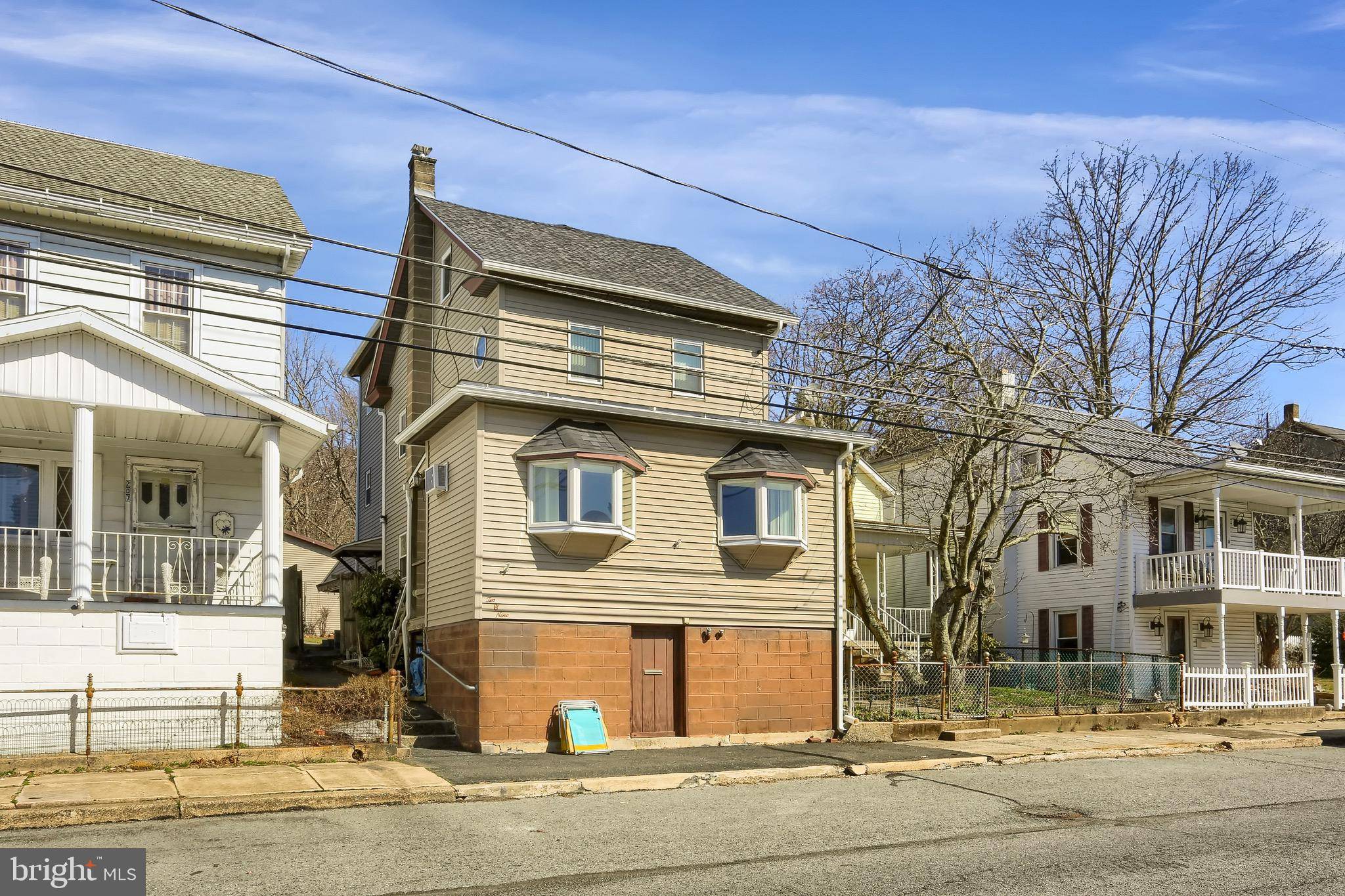 Williamstown, PA 17098,209 E BROAD ST