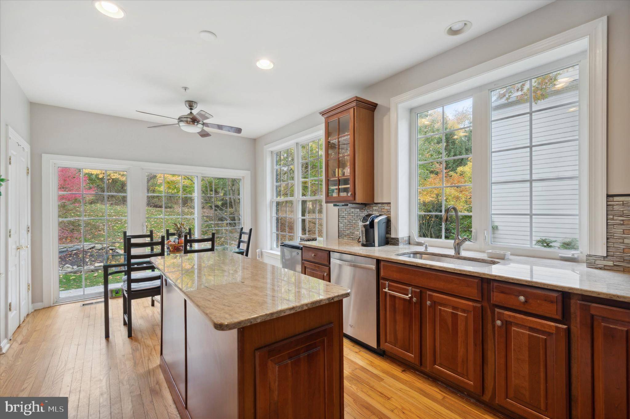 Newtown Square, PA 19073,136 CAMELOT LN