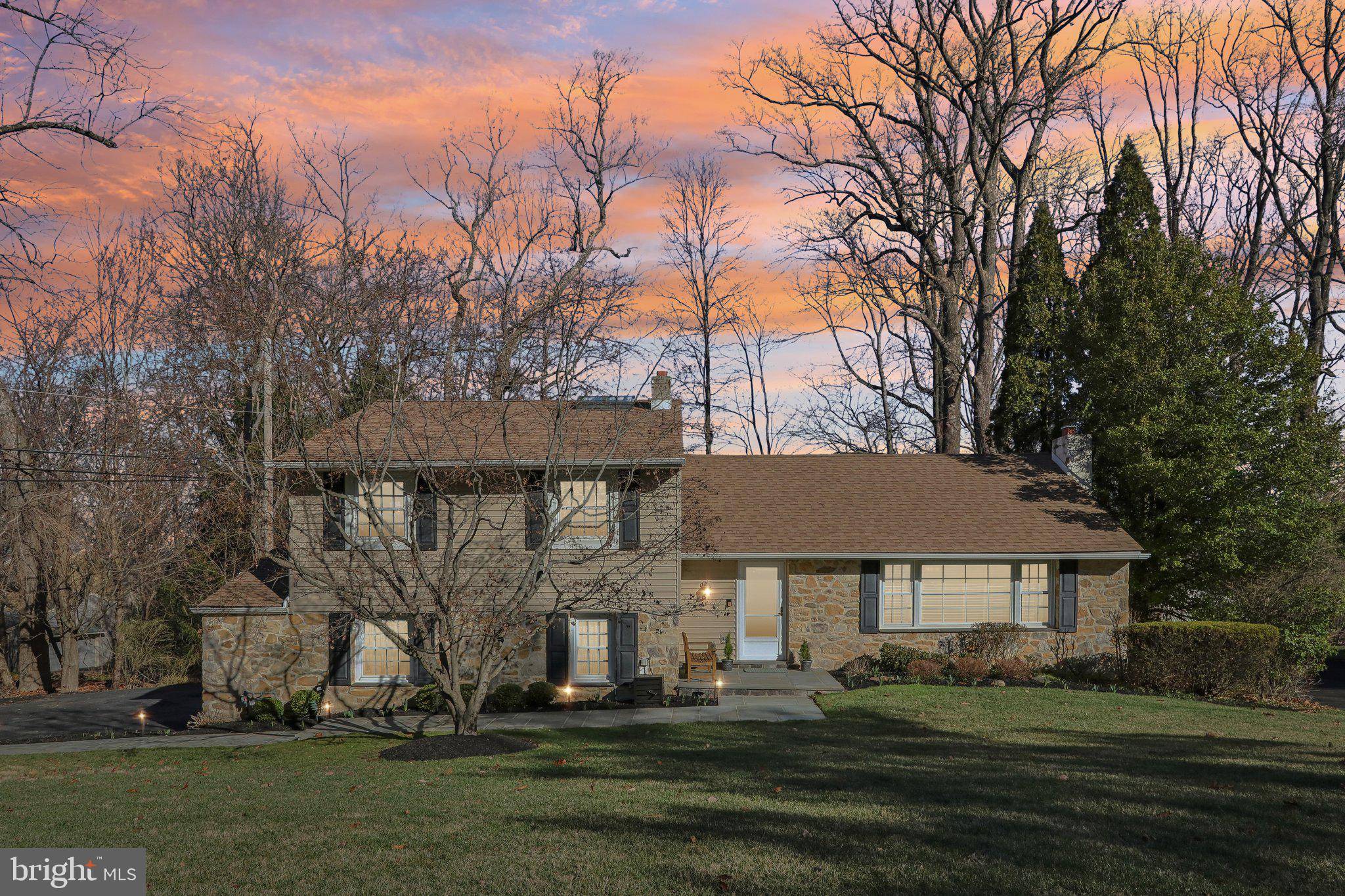 Paoli, PA 19301,352 FRIENDSHIP DR